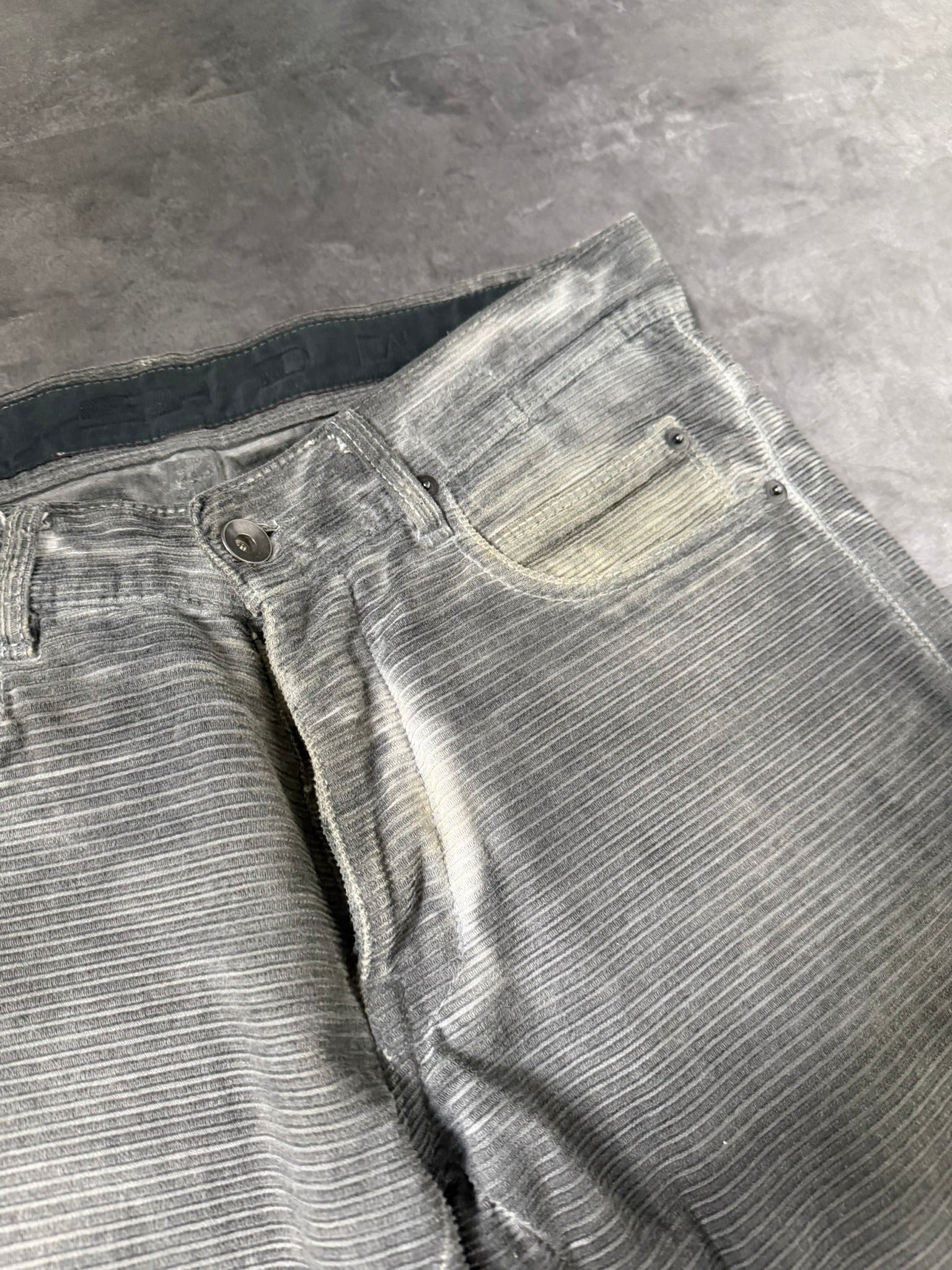 S/S 09 „STRUTTER“ Hog Wash Grosgrain Detroit Cut Jeans IT30