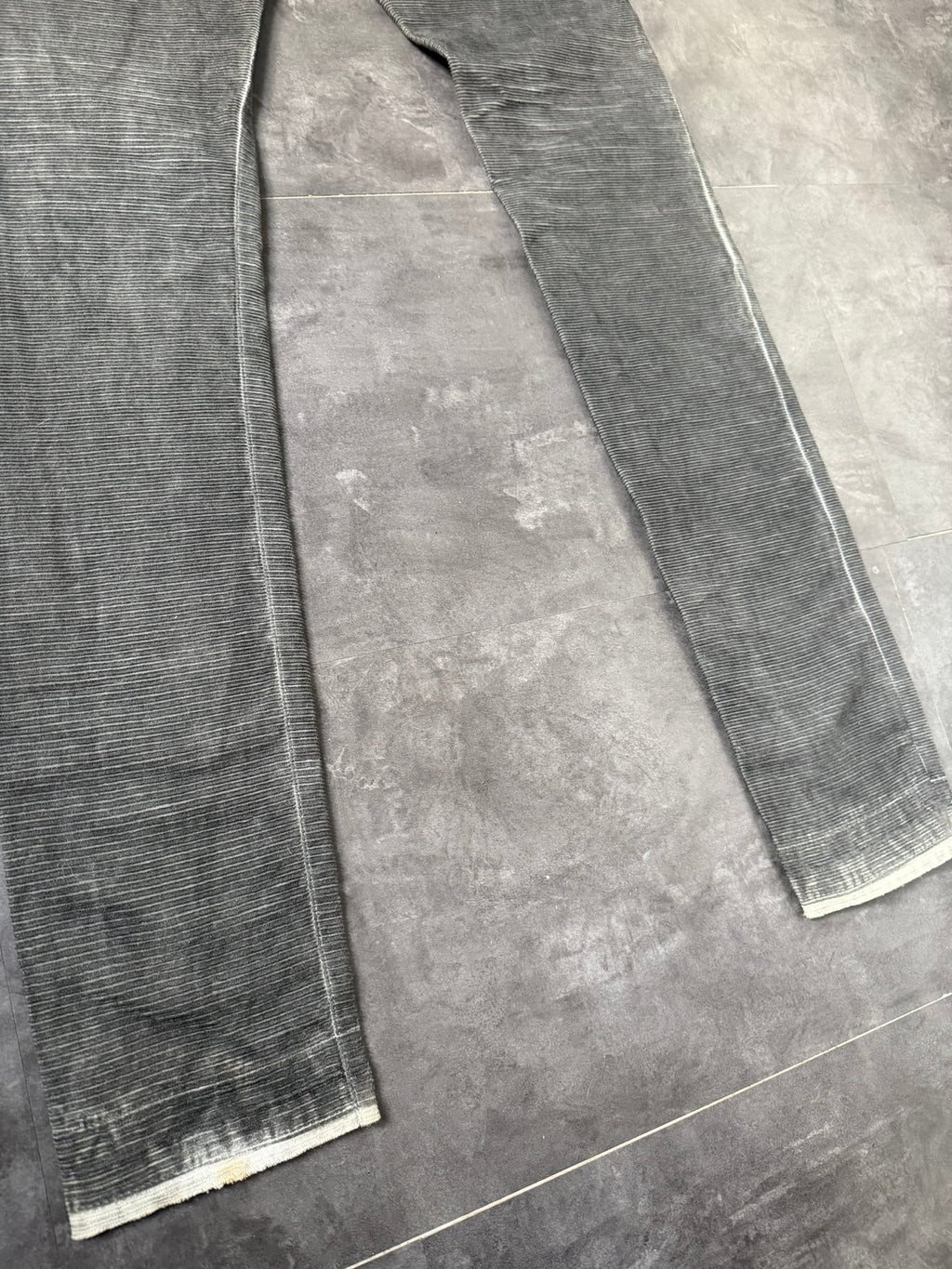 S/S 09 „STRUTTER“ Hog Wash Grosgrain Detroit Cut Jeans IT30