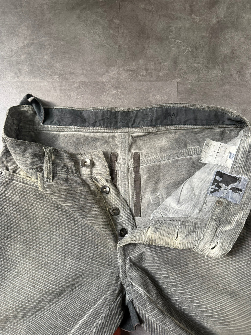 S/S 09 „STRUTTER“ Hog Wash Grosgrain Detroit Cut Jeans IT30