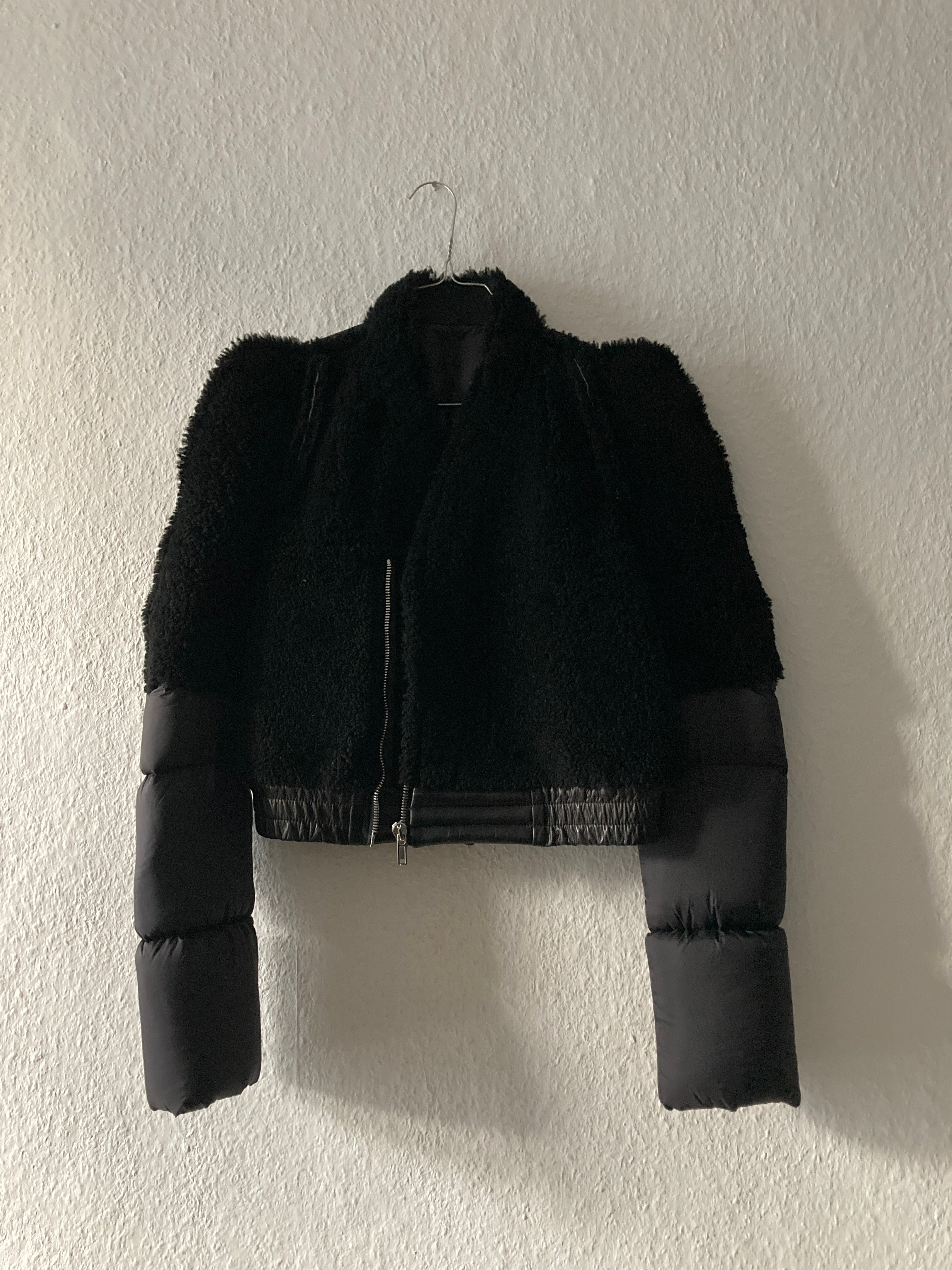 F/W 19 "LARRY" Runway Zionic Cropped Shearling Down Puffer Jacket in Black