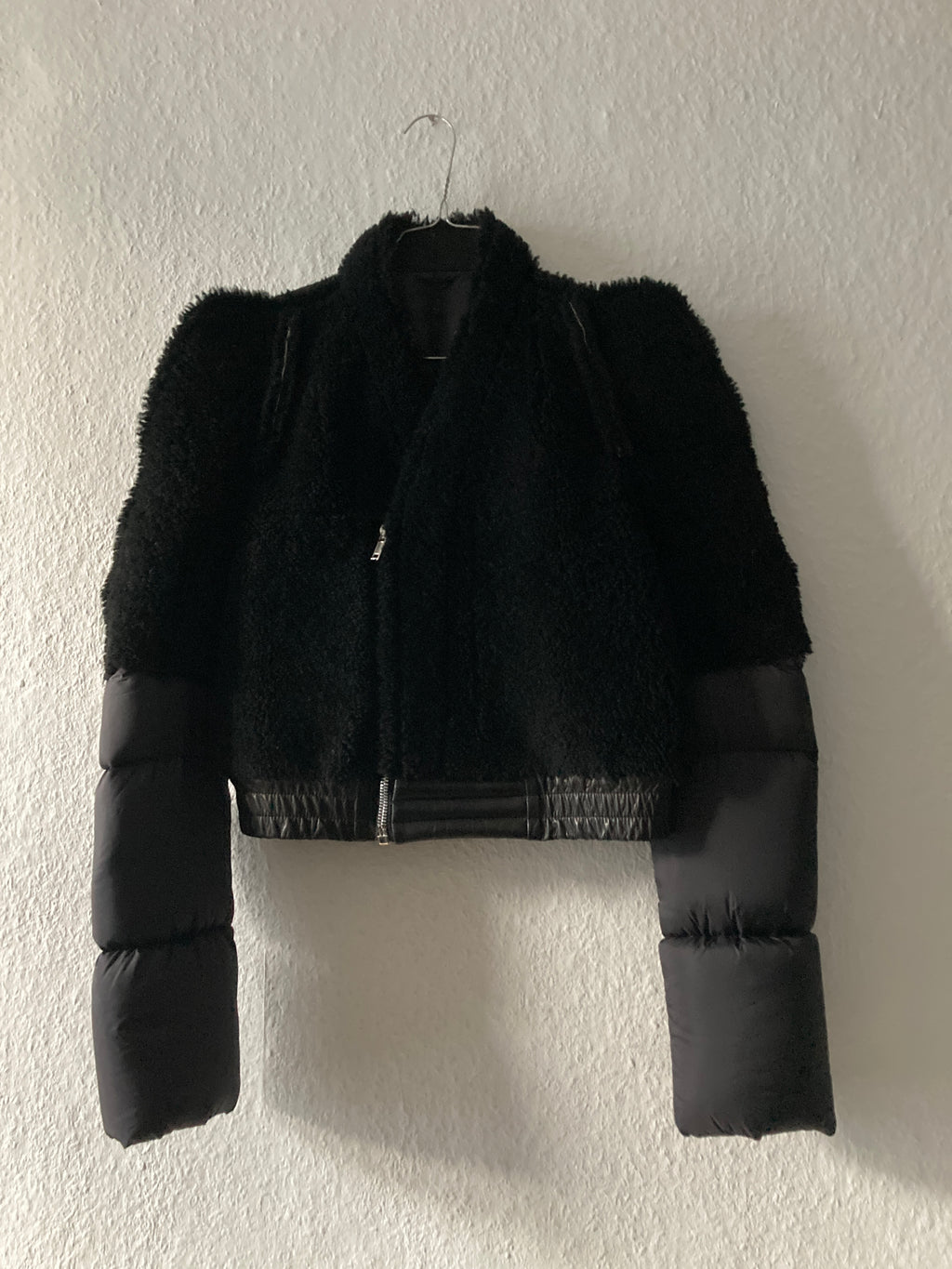 F/W 19 "LARRY" Runway Zionic Cropped Shearling Down Puffer Jacket in Black
