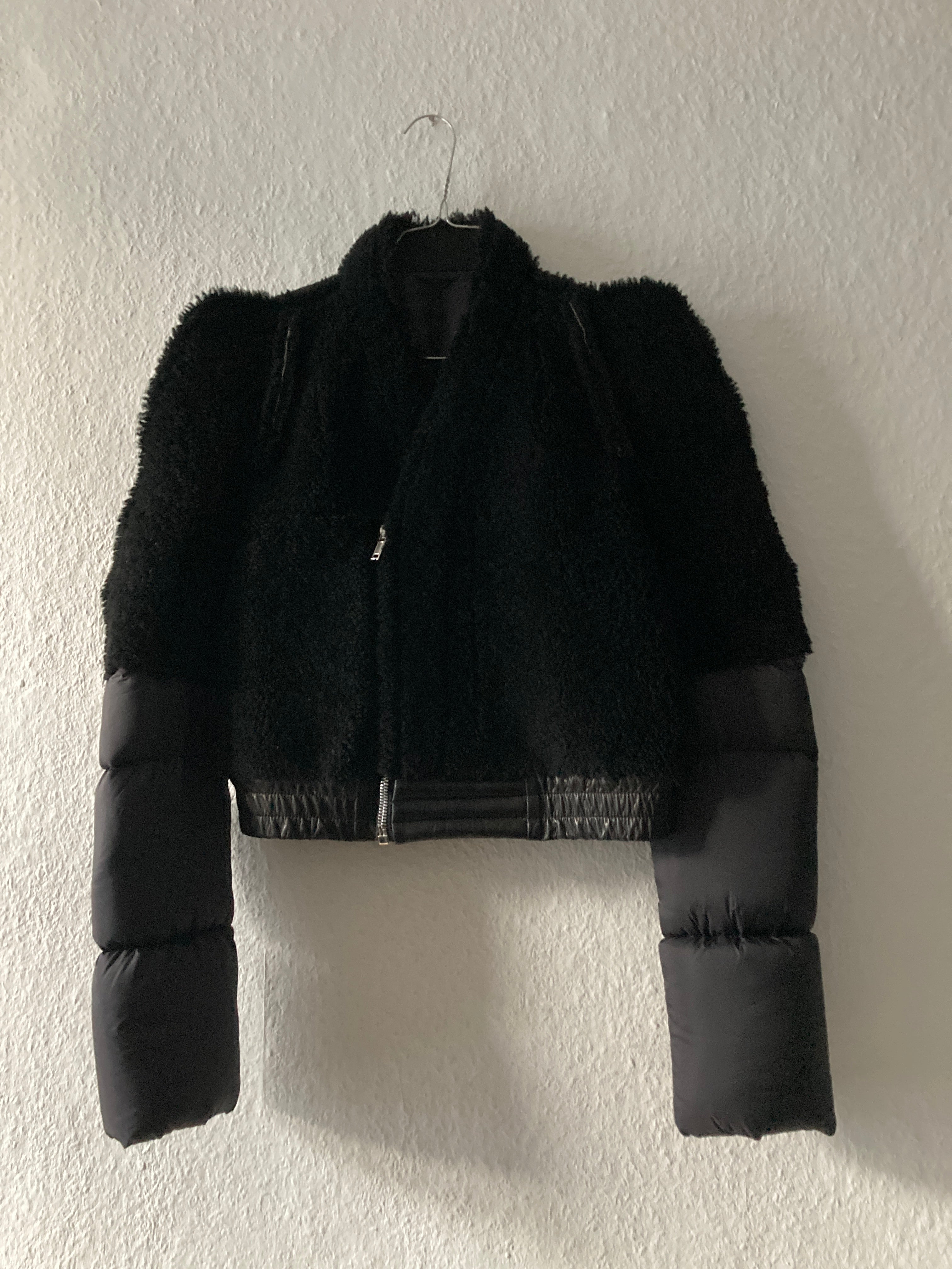 F/W 19 "LARRY" Runway Zionic Cropped Shearling Down Puffer Jacket in Black
