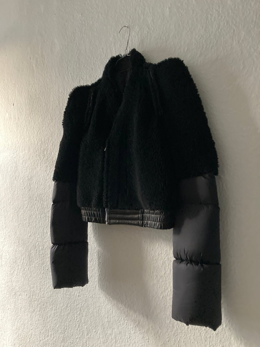 F/W 19 "LARRY" Runway Zionic Cropped Shearling Down Puffer Jacket in Black