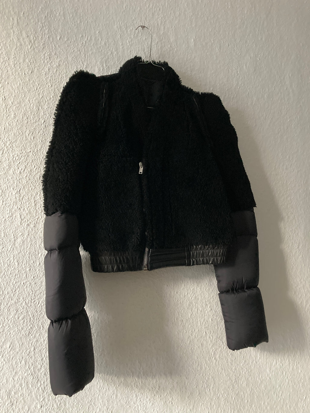 F/W 19 "LARRY" Runway Zionic Cropped Shearling Down Puffer Jacket in Black