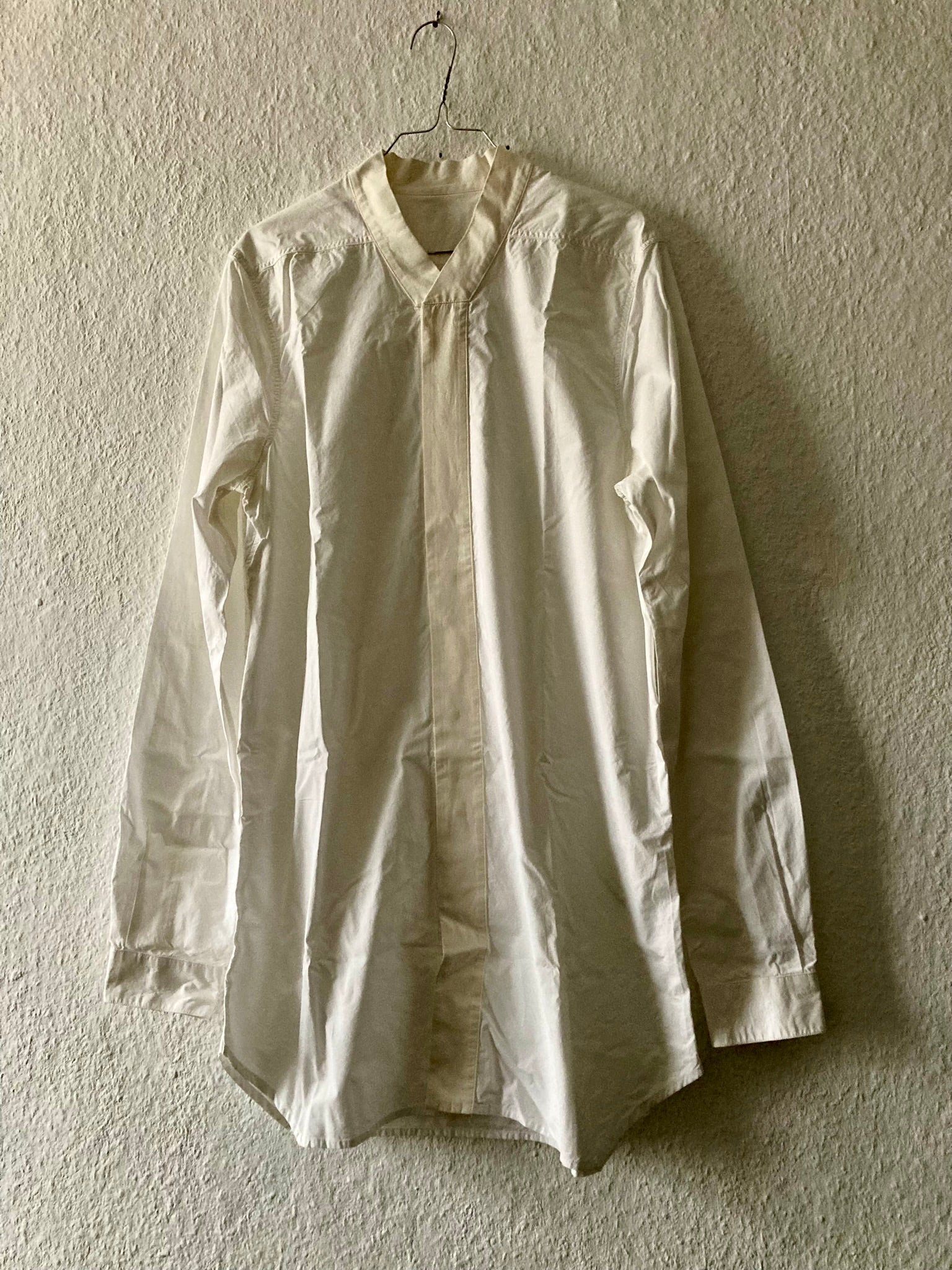 F/W 15 "SPHINX" V-Collar Dress Shirt in Milk