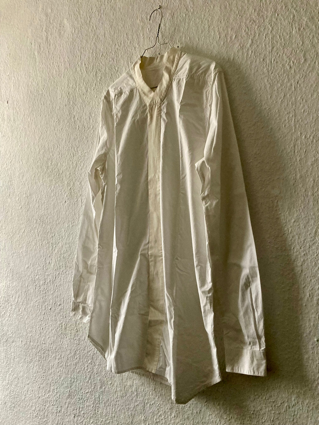 F/W 15 "SPHINX" V-Collar Dress Shirt in Milk