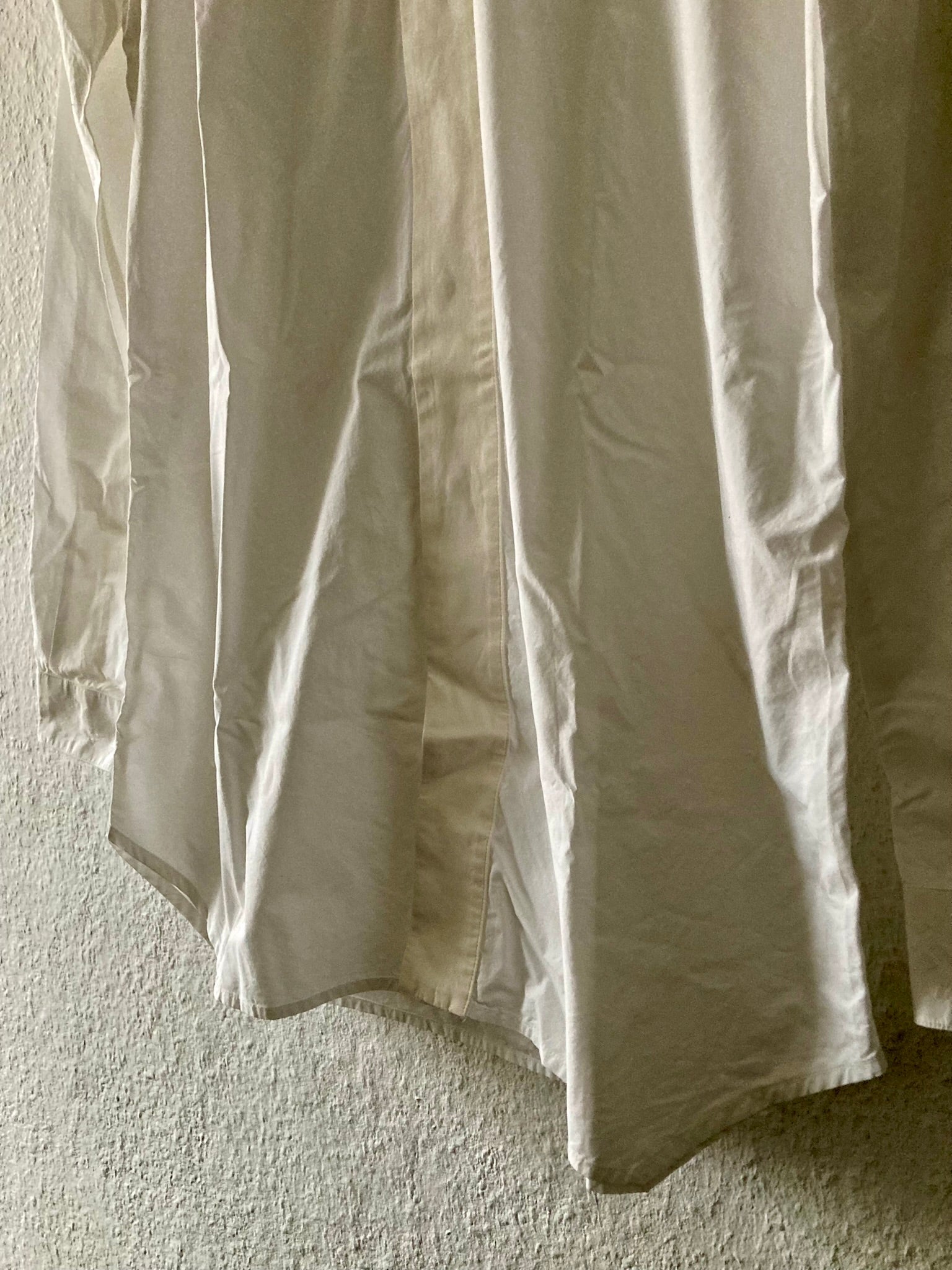 F/W 15 "SPHINX" V-Collar Dress Shirt in Milk