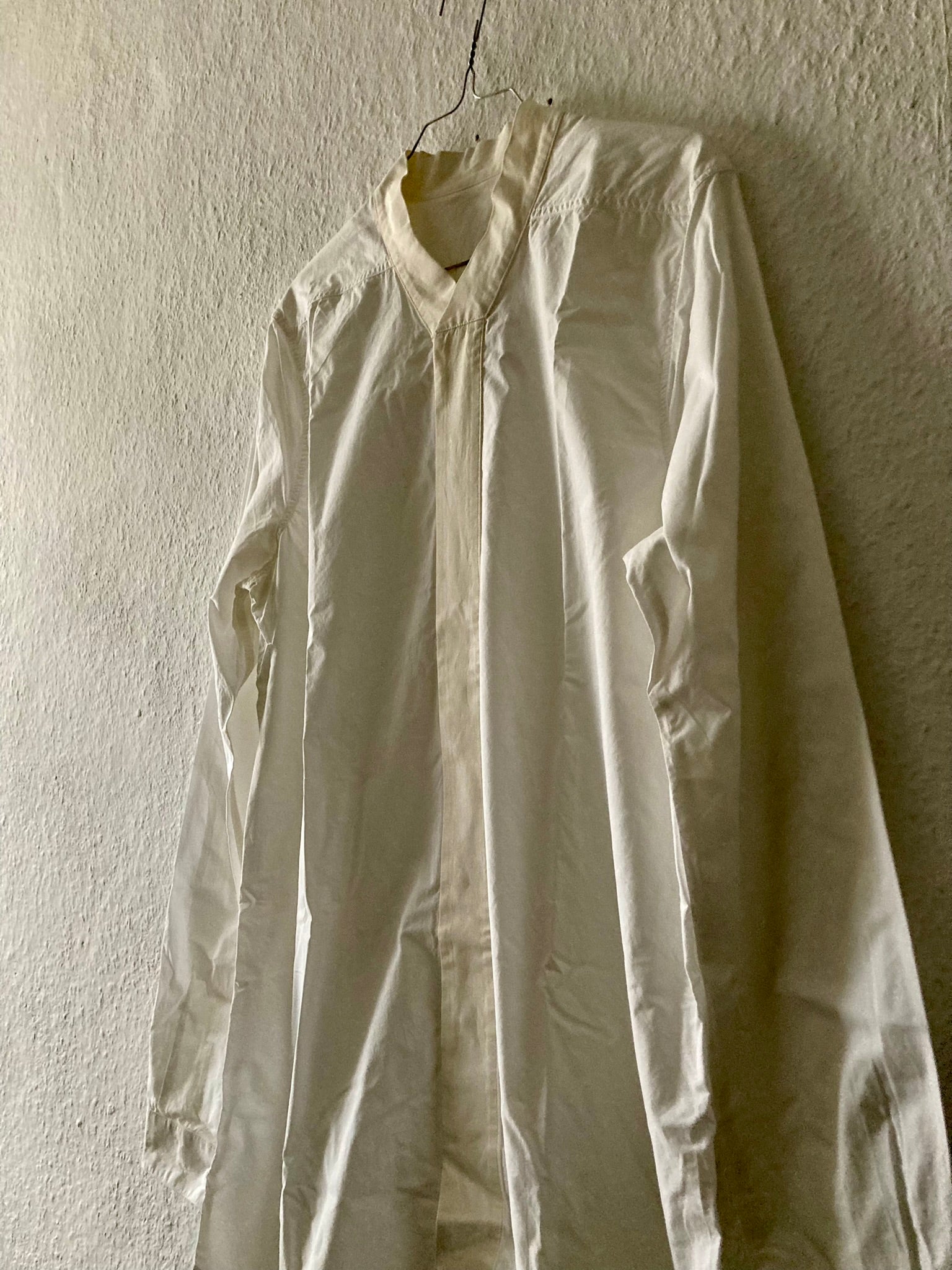 F/W 15 "SPHINX" V-Collar Dress Shirt in Milk