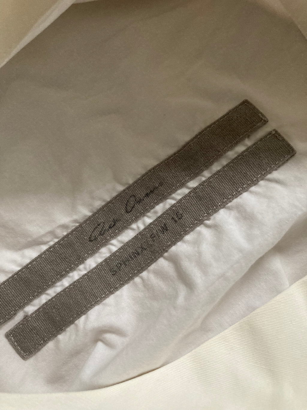 F/W 15 "SPHINX" V-Collar Dress Shirt in Milk