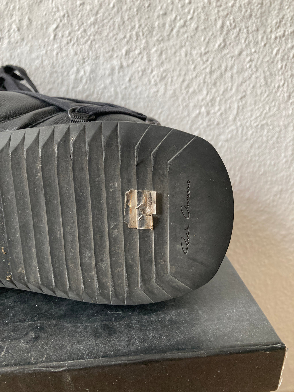 S/S 20 "TECUATL" Triple Black Maximal Megalace Runners 12/45