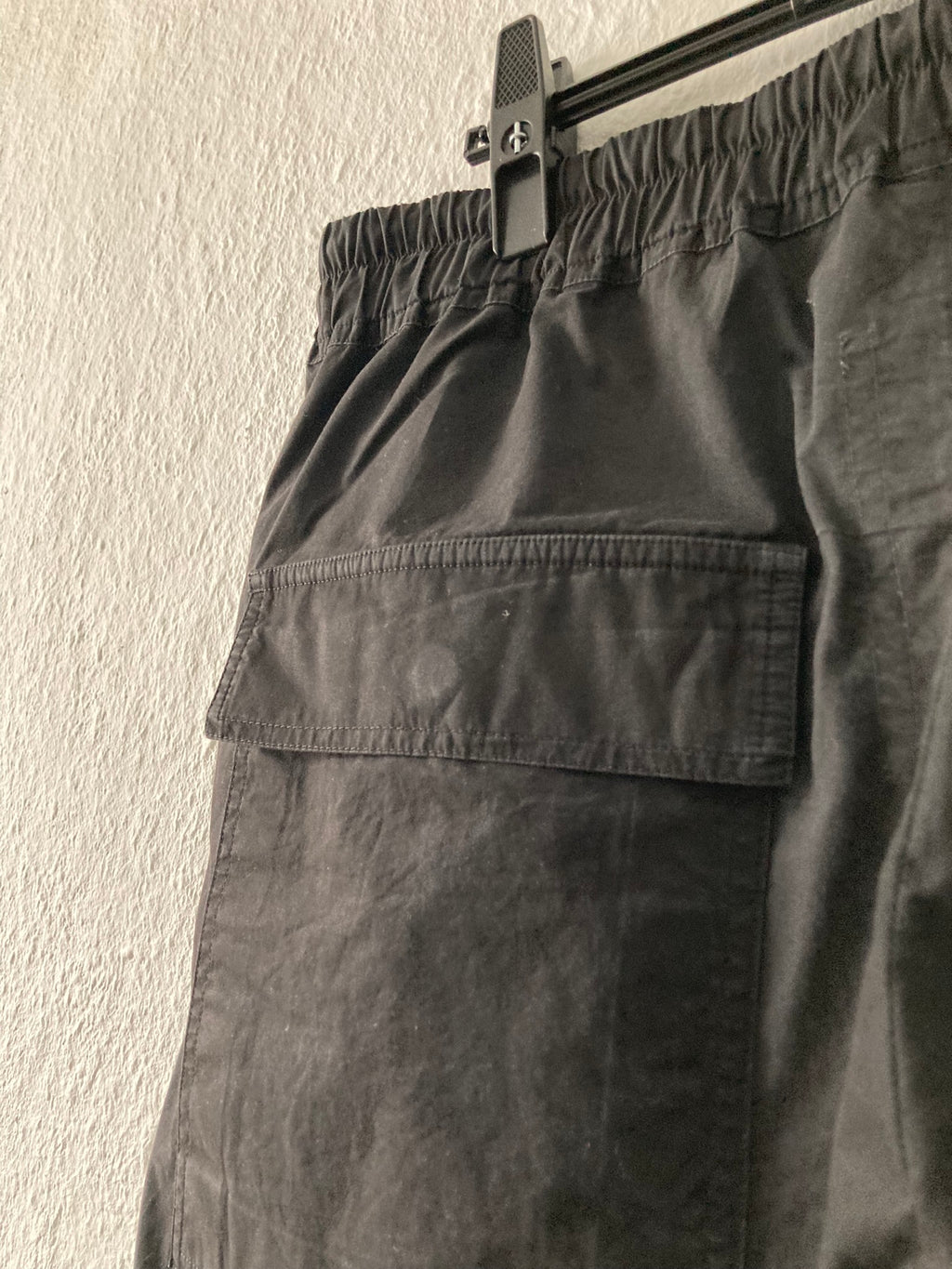 S/S 23 "EDFU" Drawstring Slim Long Pants in Black