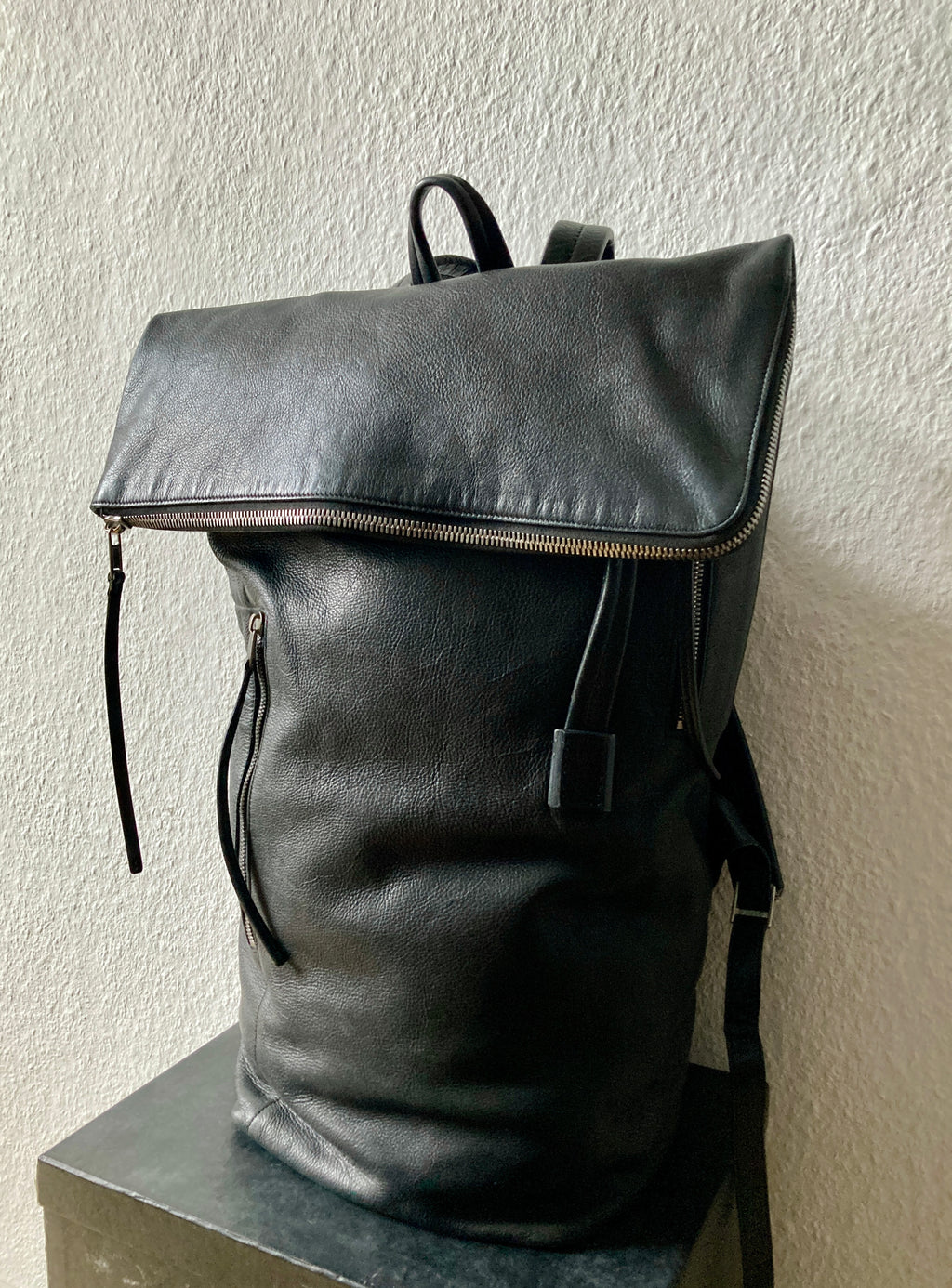 S/S 18 "DIRT" Large Black Duffle Calf Leather Backpack Rick Owens