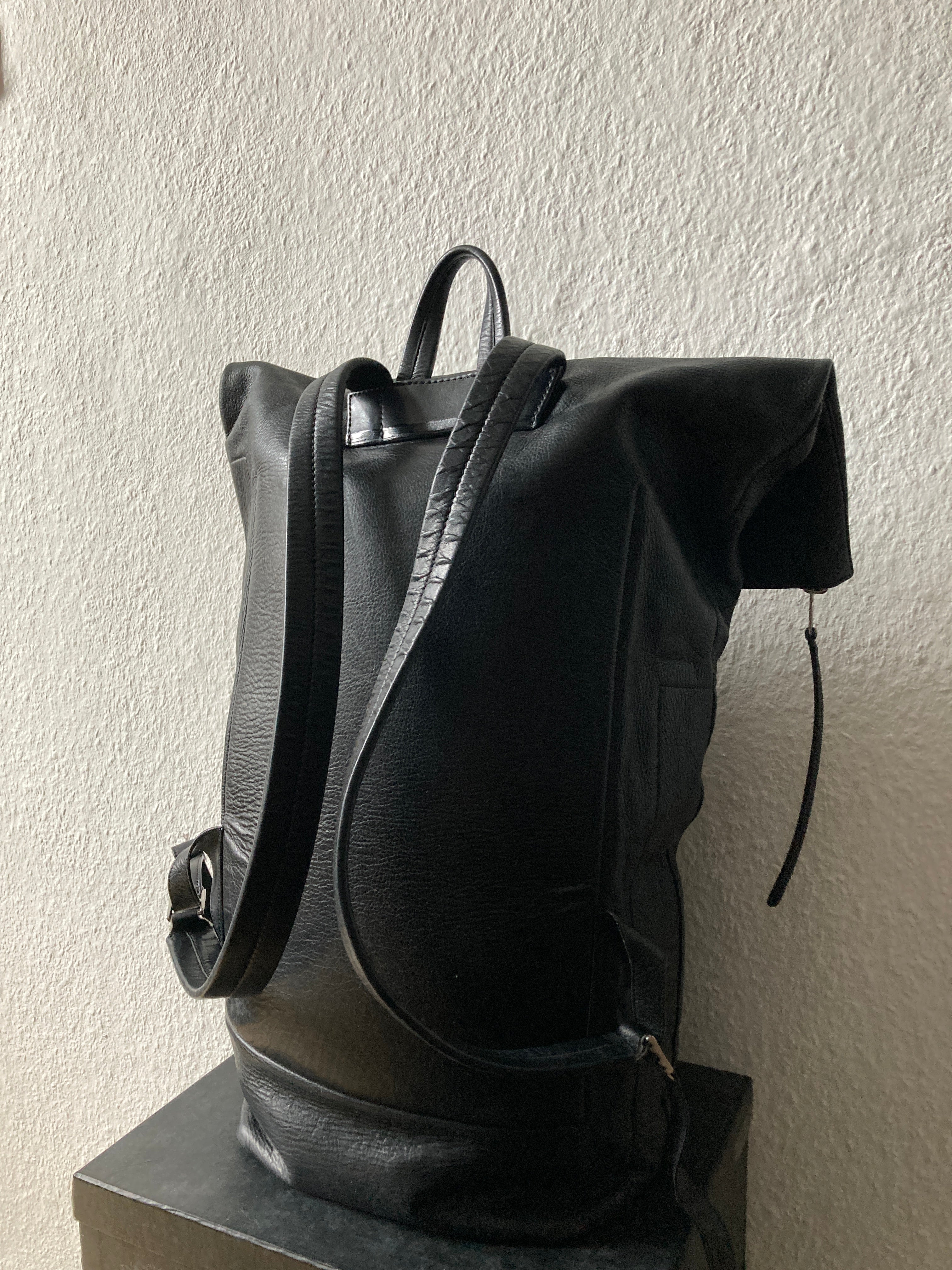 S/S 18 "DIRT" Large Black Duffle Calf Leather Backpack Rick Owens