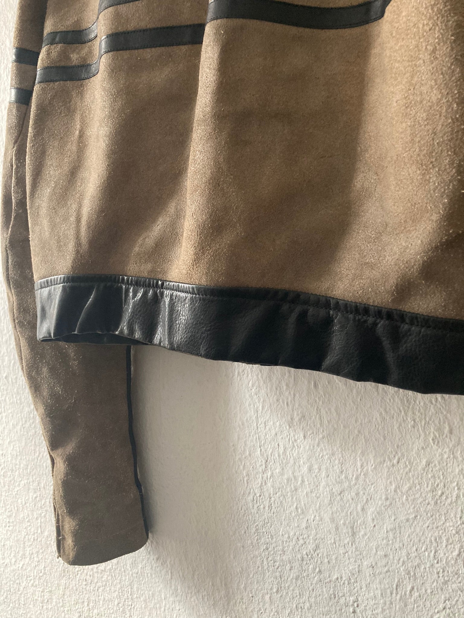 F/W 12 "MOUNTAIN" Cropped Runway Suede Calf Leather Jacket in Black & Pearl Size 52/L