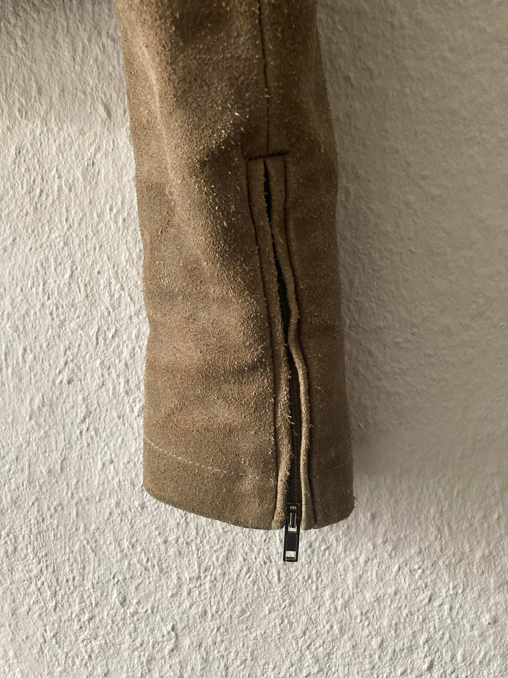 F/W 12 "MOUNTAIN" Cropped Runway Suede Calf Leather Jacket in Black & Pearl Size 52/L