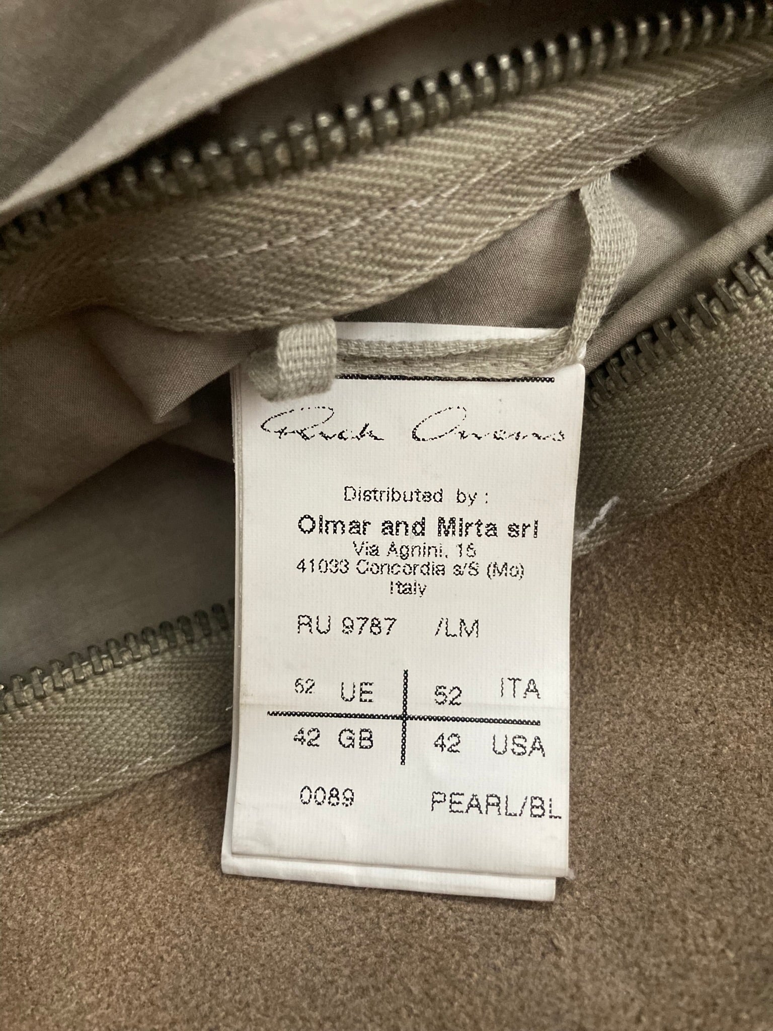 F/W 12 "MOUNTAIN" Cropped Runway Suede Calf Leather Jacket in Black & Pearl Size 52/L