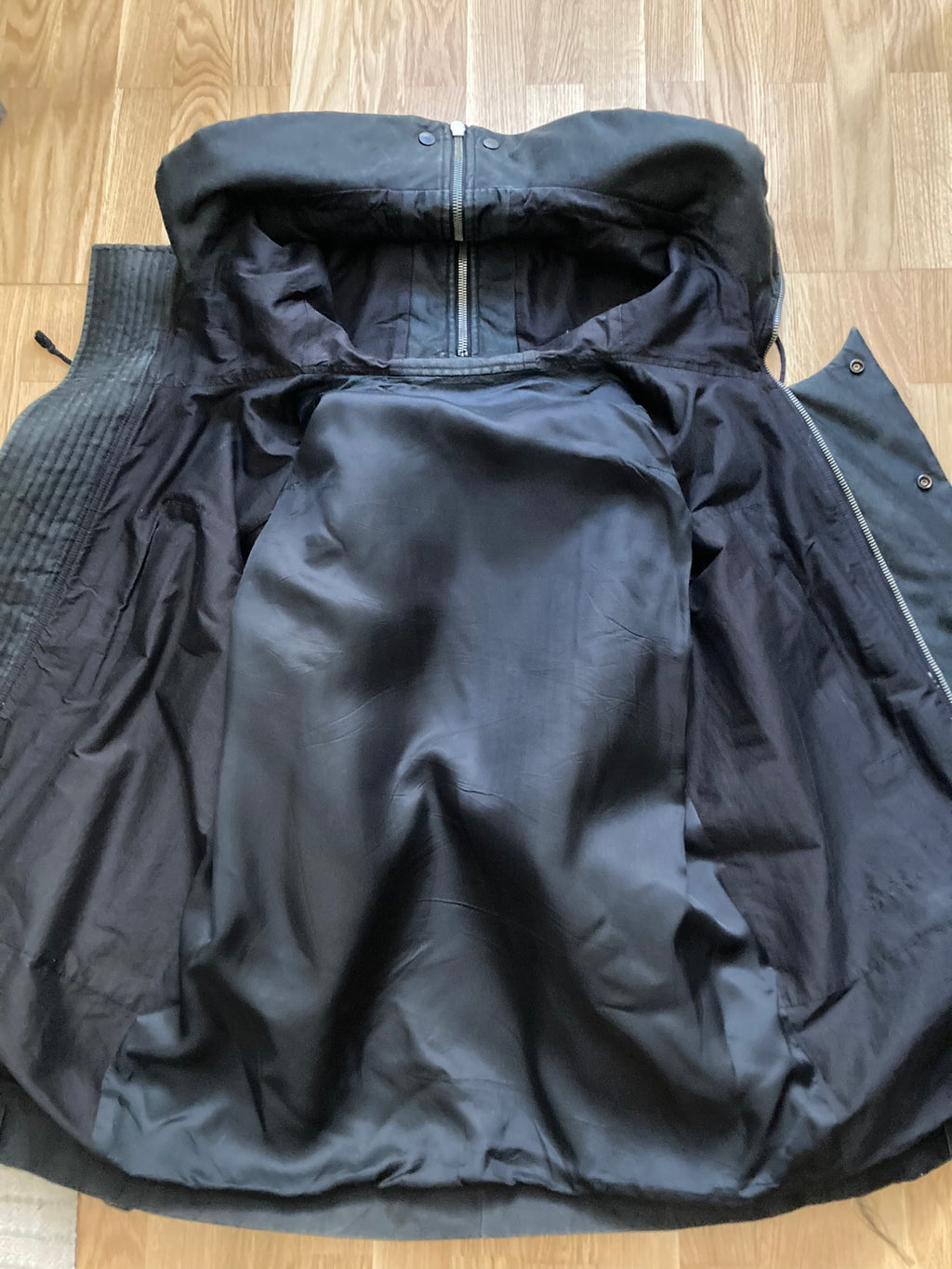 F/W 09 "CRUST" Runway Silk Exploder Jacket in Black and Size M