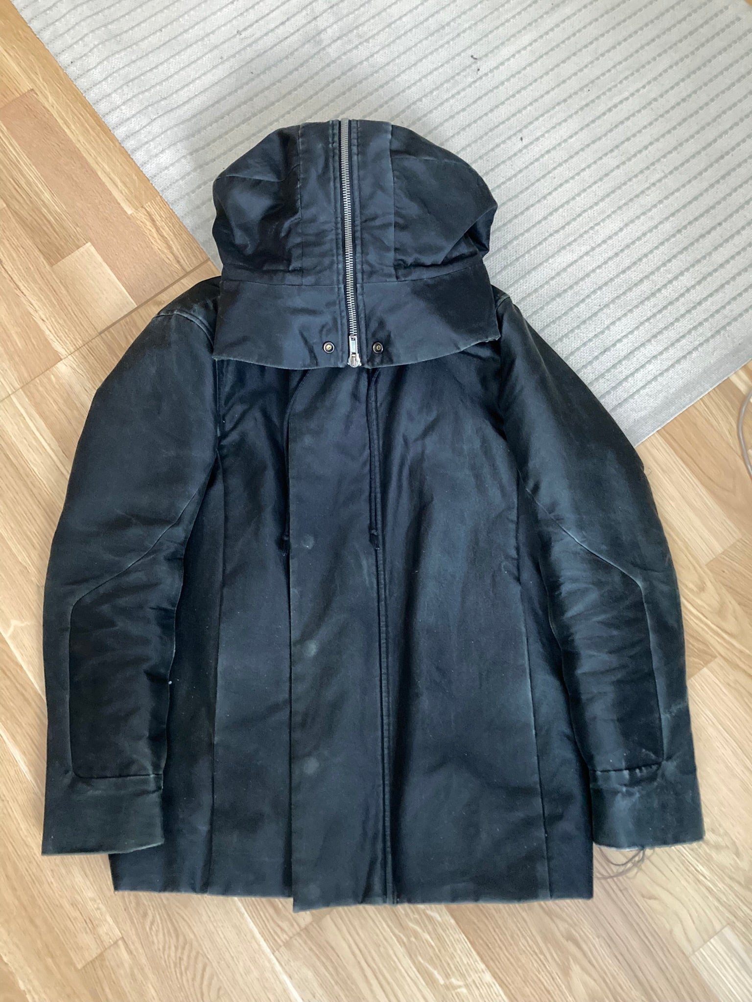 F/W 09 "CRUST" Runway Silk Exploder Jacket in Black and Size M