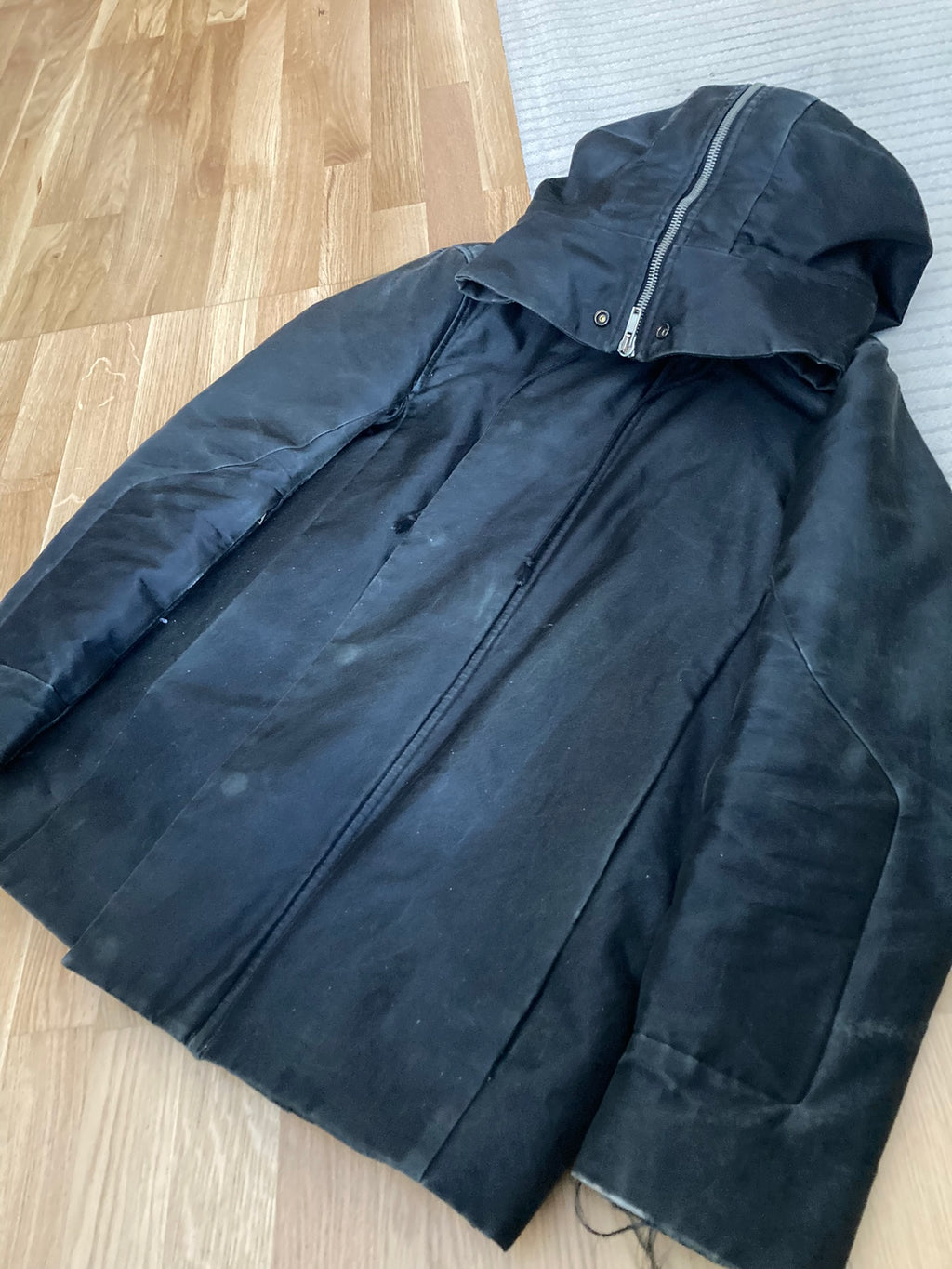 F/W 09 "CRUST" Runway Silk Exploder Jacket in Black and Size M