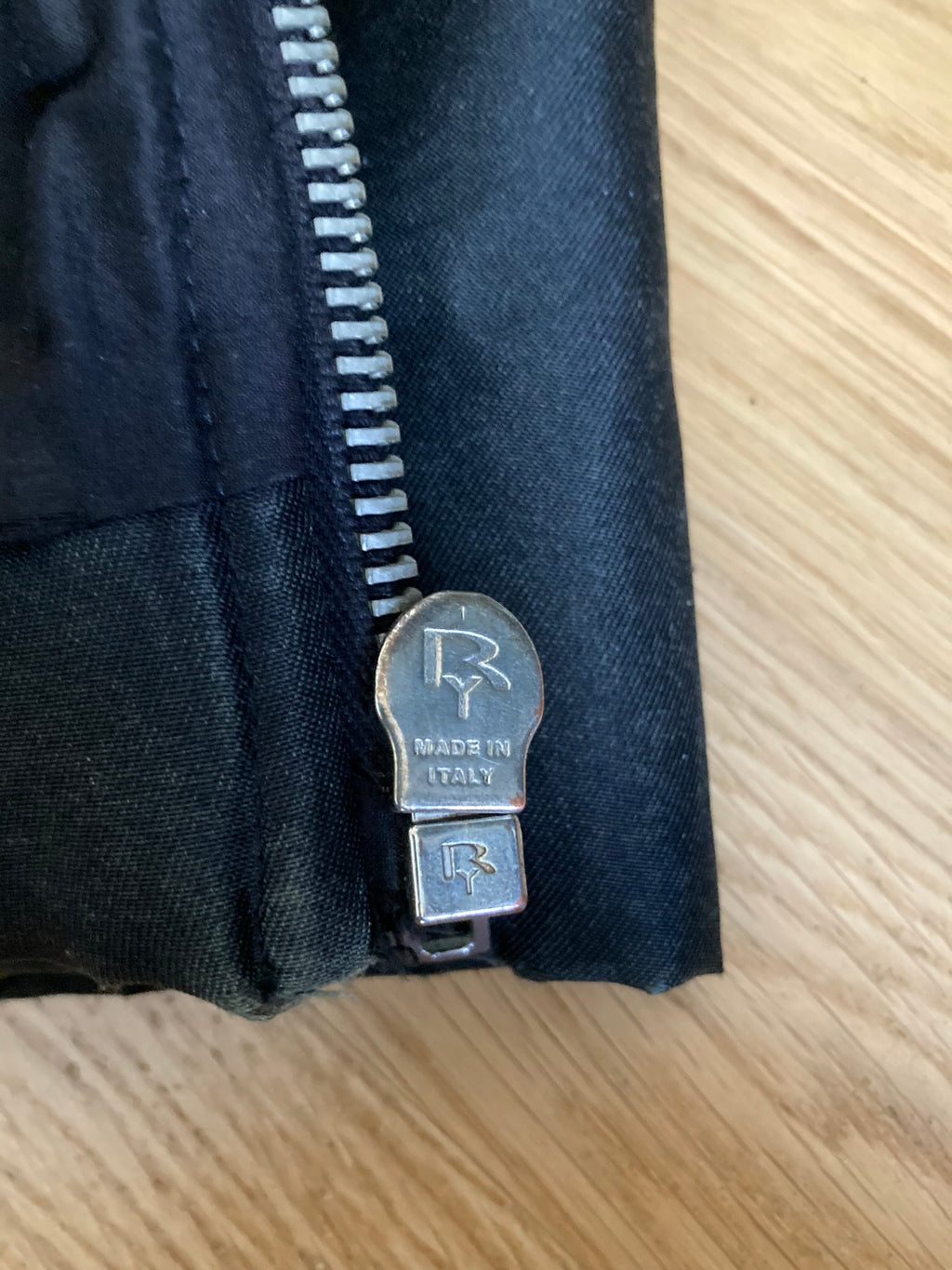 F/W 09 "CRUST" Runway Silk Exploder Jacket in Black and Size M