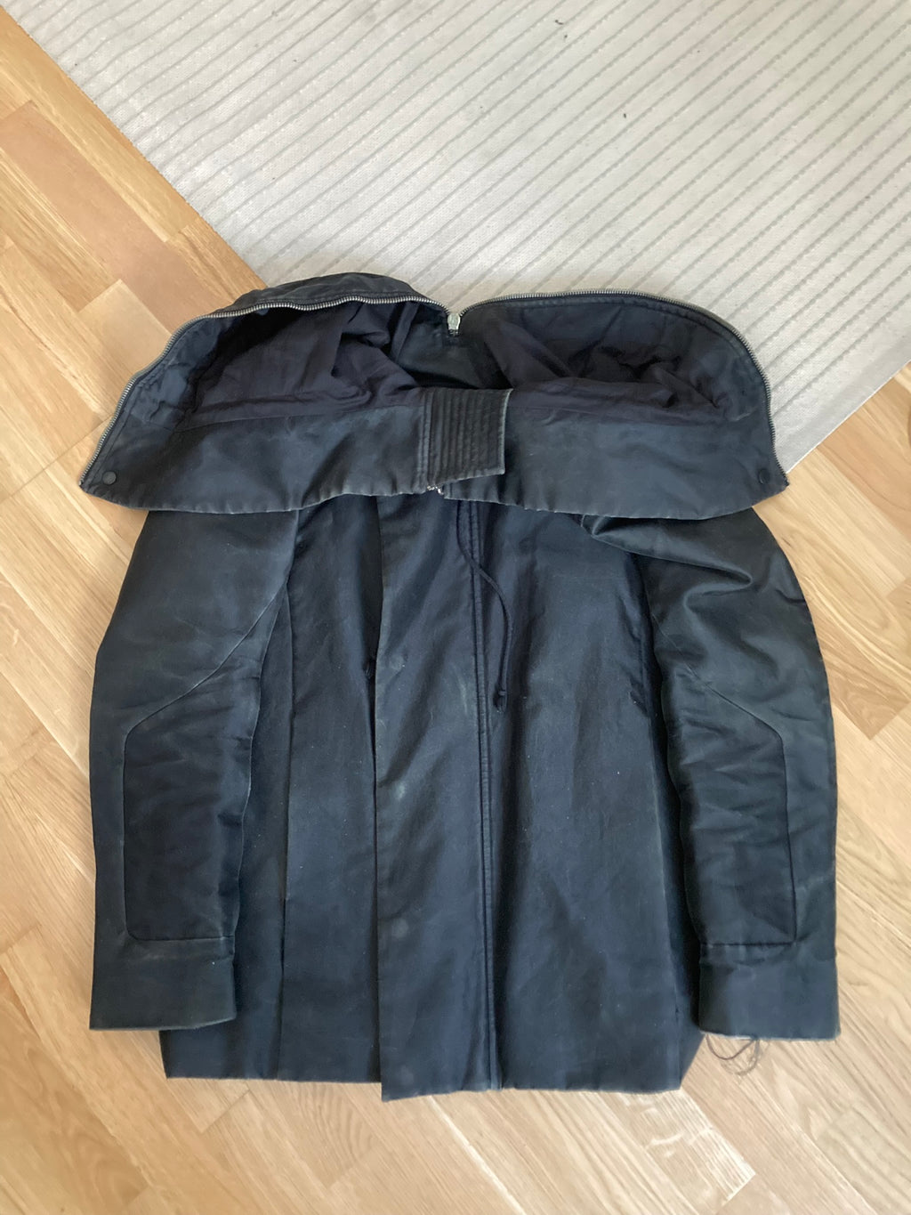 F/W 09 "CRUST" Runway Silk Exploder Jacket in Black and Size M