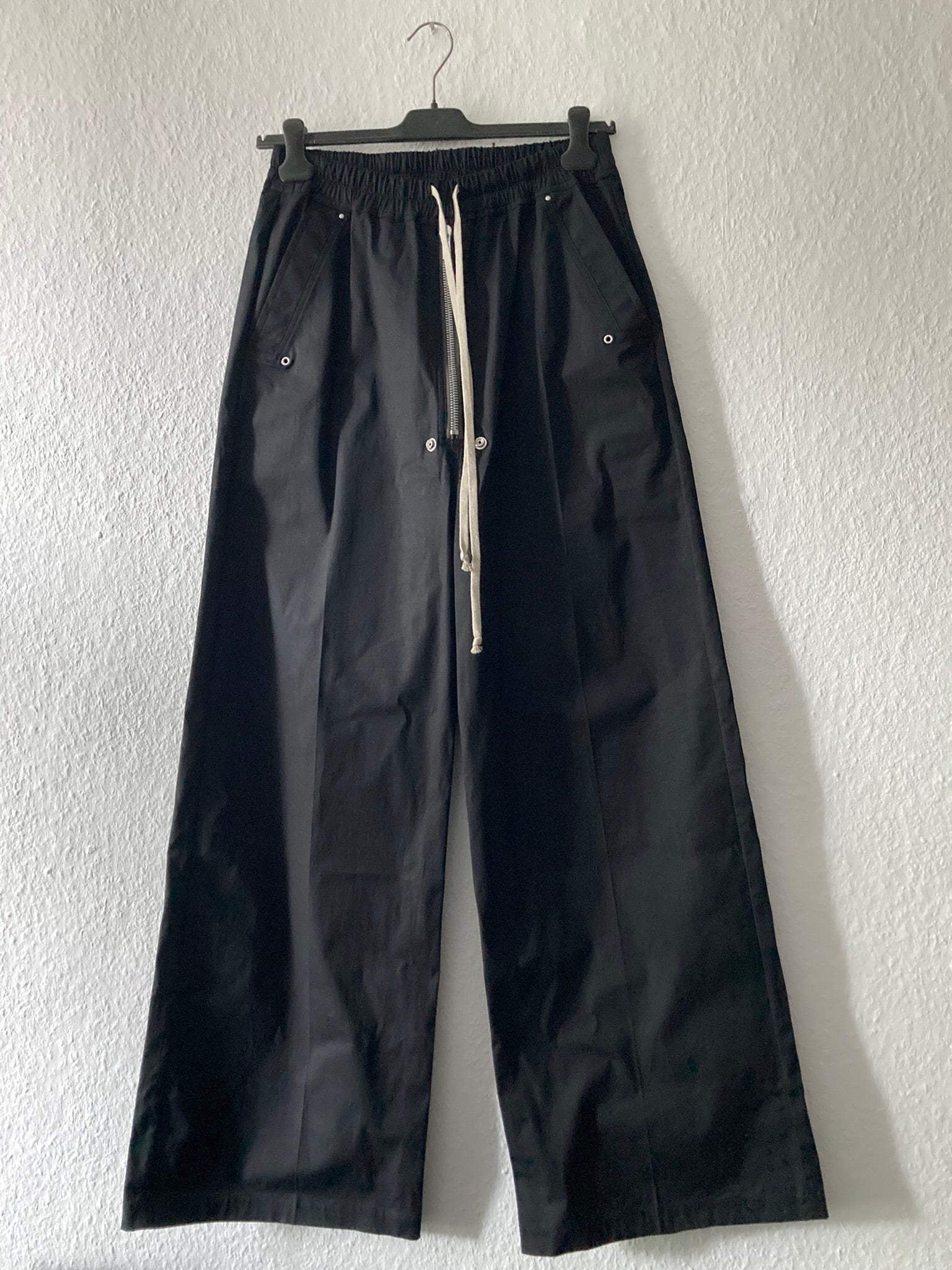 F/W 22 „STROBE“ Geth Bela Pants in Black