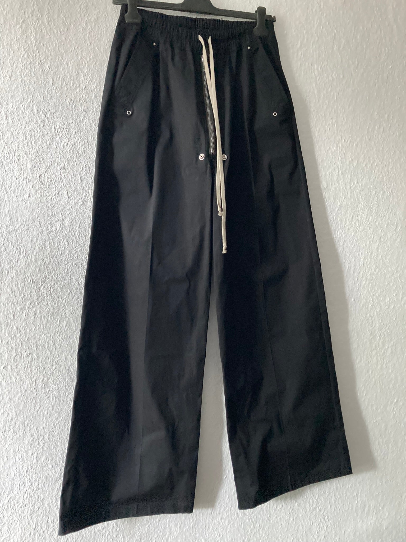 F/W 22 „STROBE“ Geth Bela Pants in Black