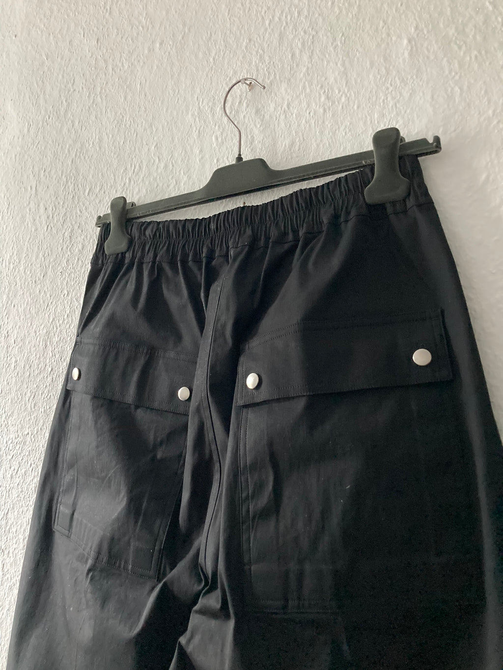 F/W 22 „STROBE“ Geth Bela Pants in Black