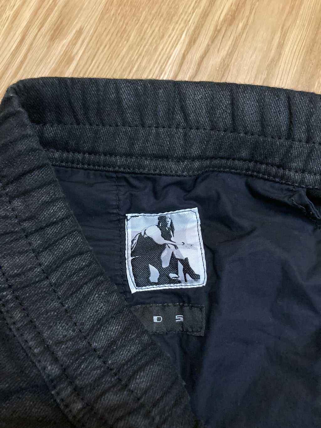 F/W 12 "MOUNTAIN" Waxed "Black Vintage" Pod Shorts Rick Owens M