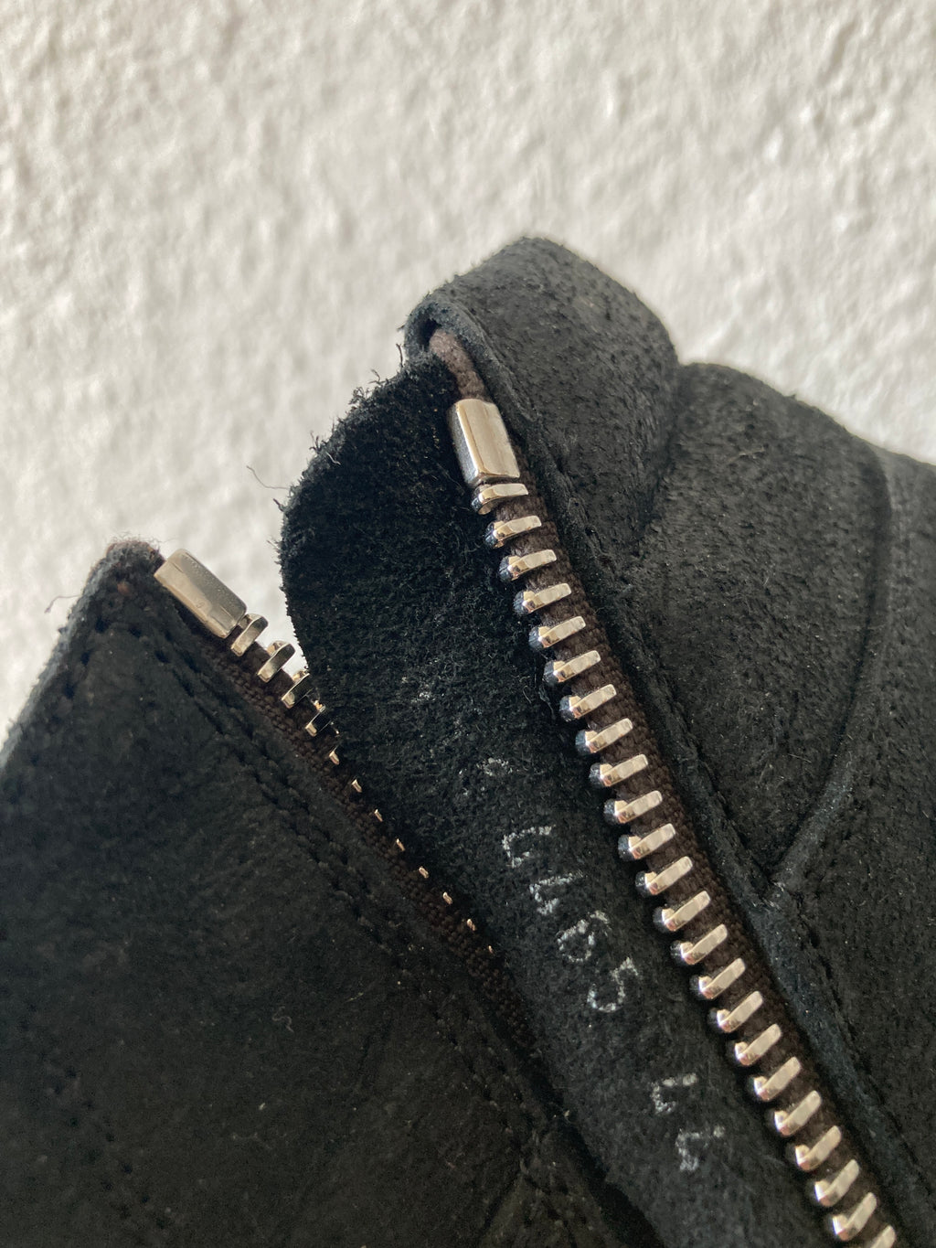 F/W 15 „SPHINX“ Triple Black Reverse Leather Island Dunks