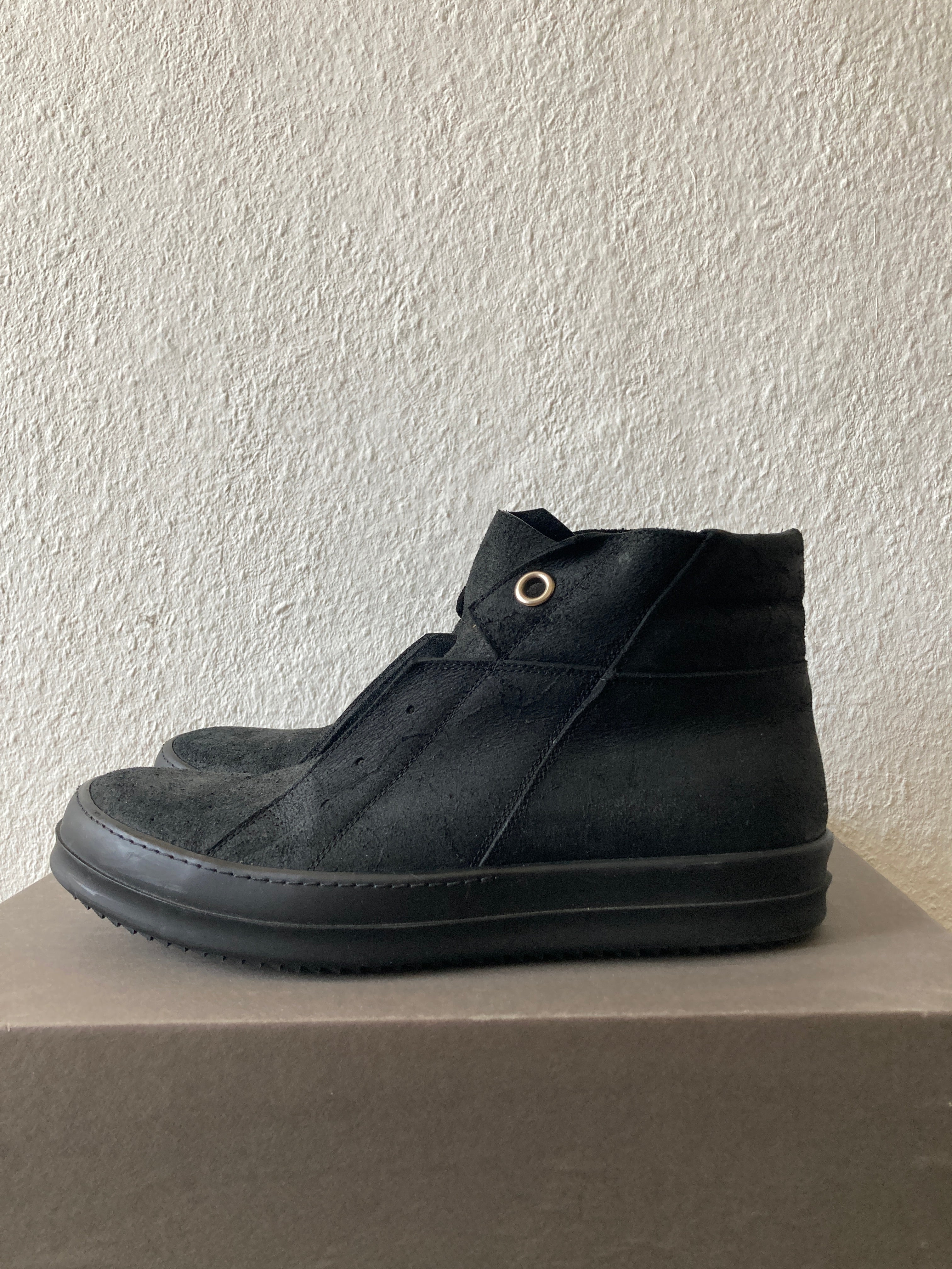 F/W 15 „SPHINX“ Triple Black Reverse Leather Island Dunks