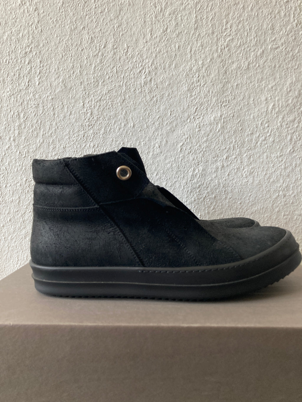 F/W 15 „SPHINX“ Triple Black Reverse Leather Island Dunks