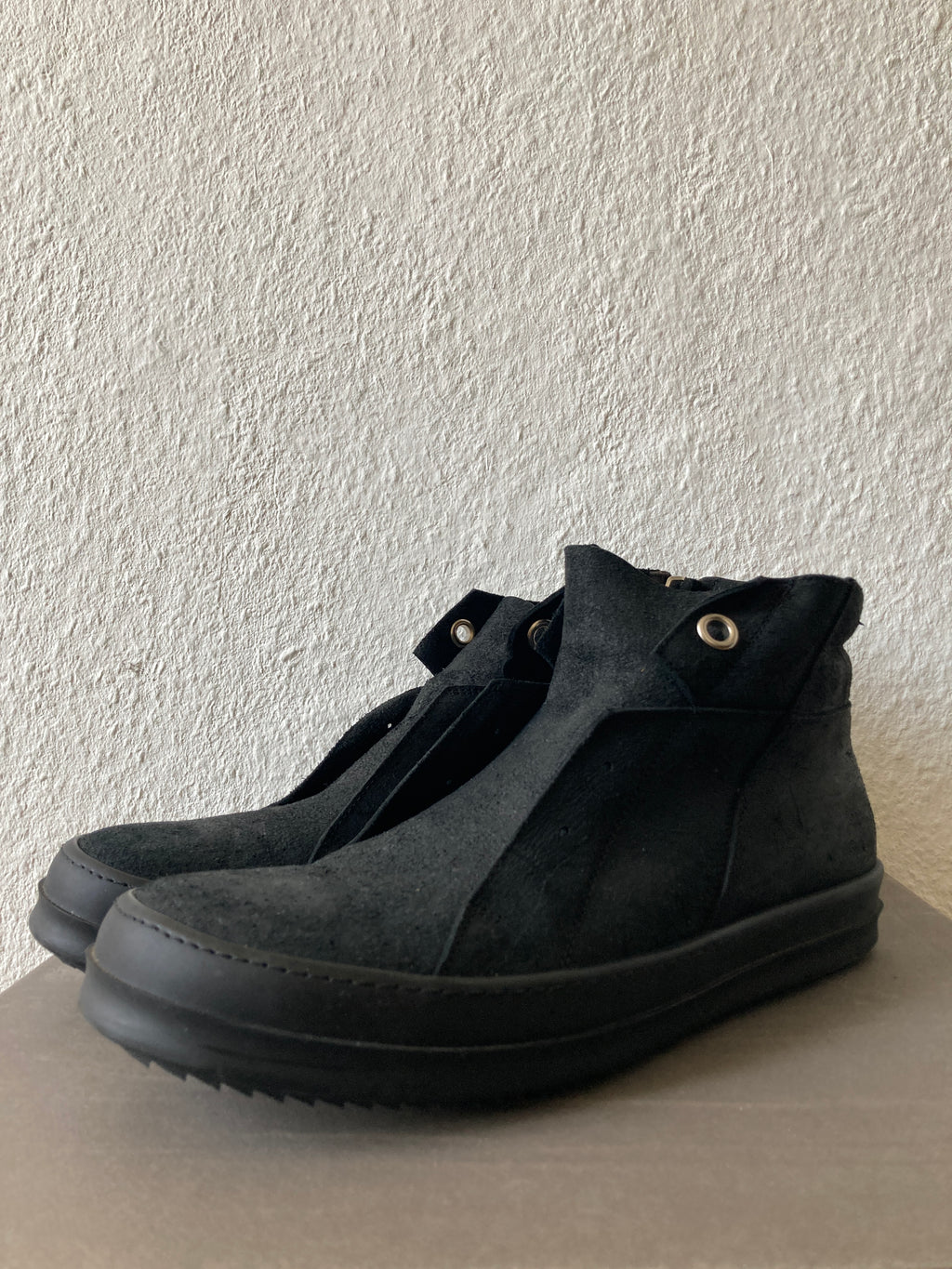 F/W 15 „SPHINX“ Triple Black Reverse Leather Island Dunks