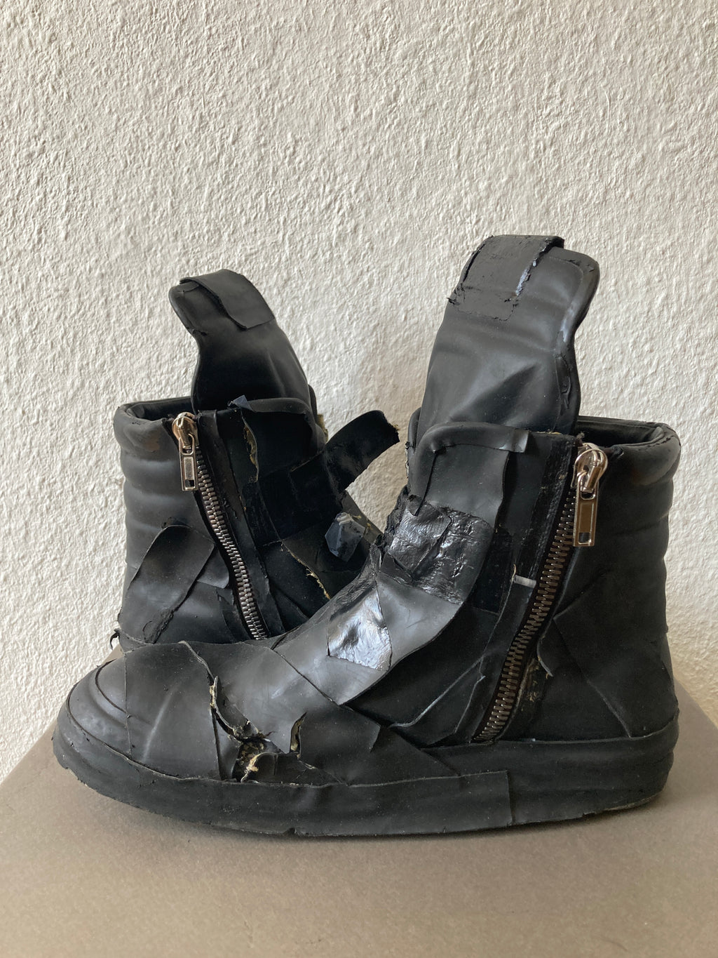 F/W 20 „PERFORMA“ Rubber Tape Mummy Geobaskets IT 44/US 11