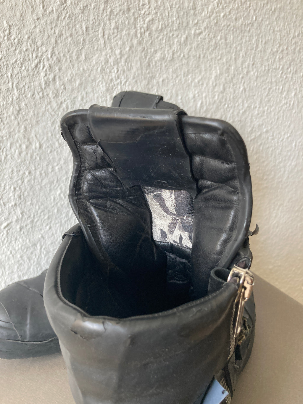 F/W 20 „PERFORMA“ Rubber Tape Mummy Geobaskets IT 44/US 11