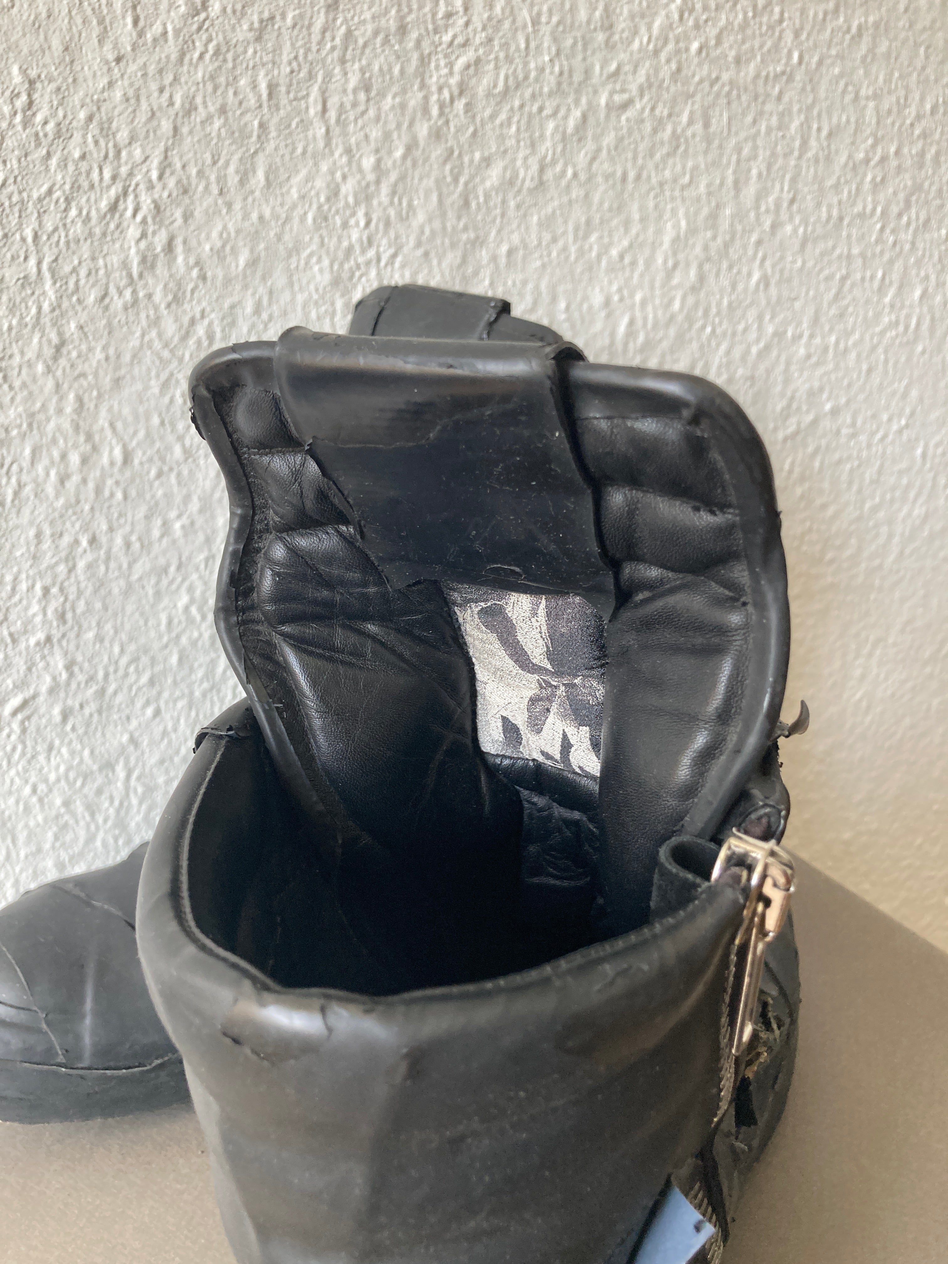 F/W 20 „PERFORMA“ Rubber Tape Mummy Geobaskets IT 44/US 11