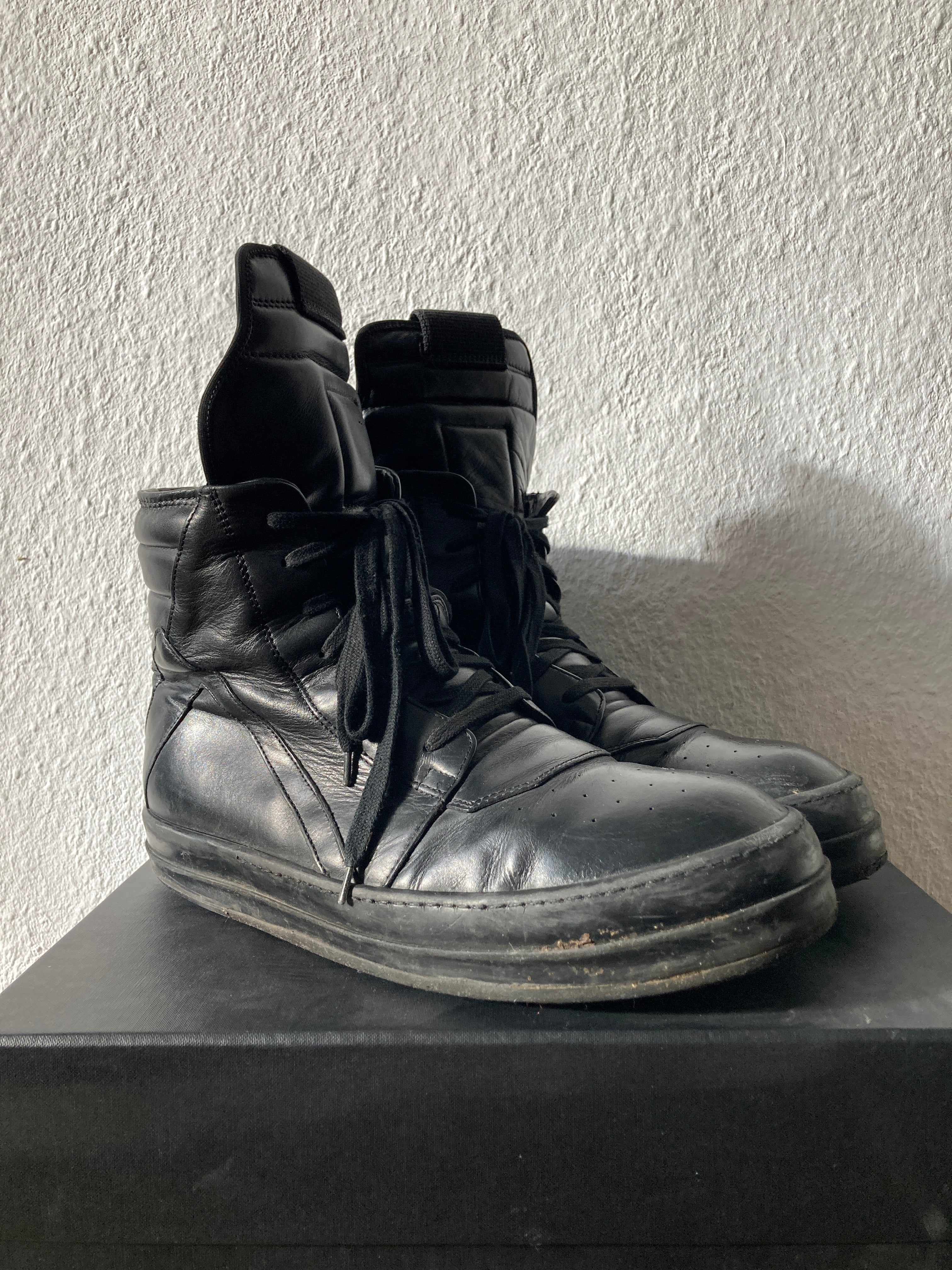 F/W 16 "MASTODON" Triple Black Geobaskets IT45/US12