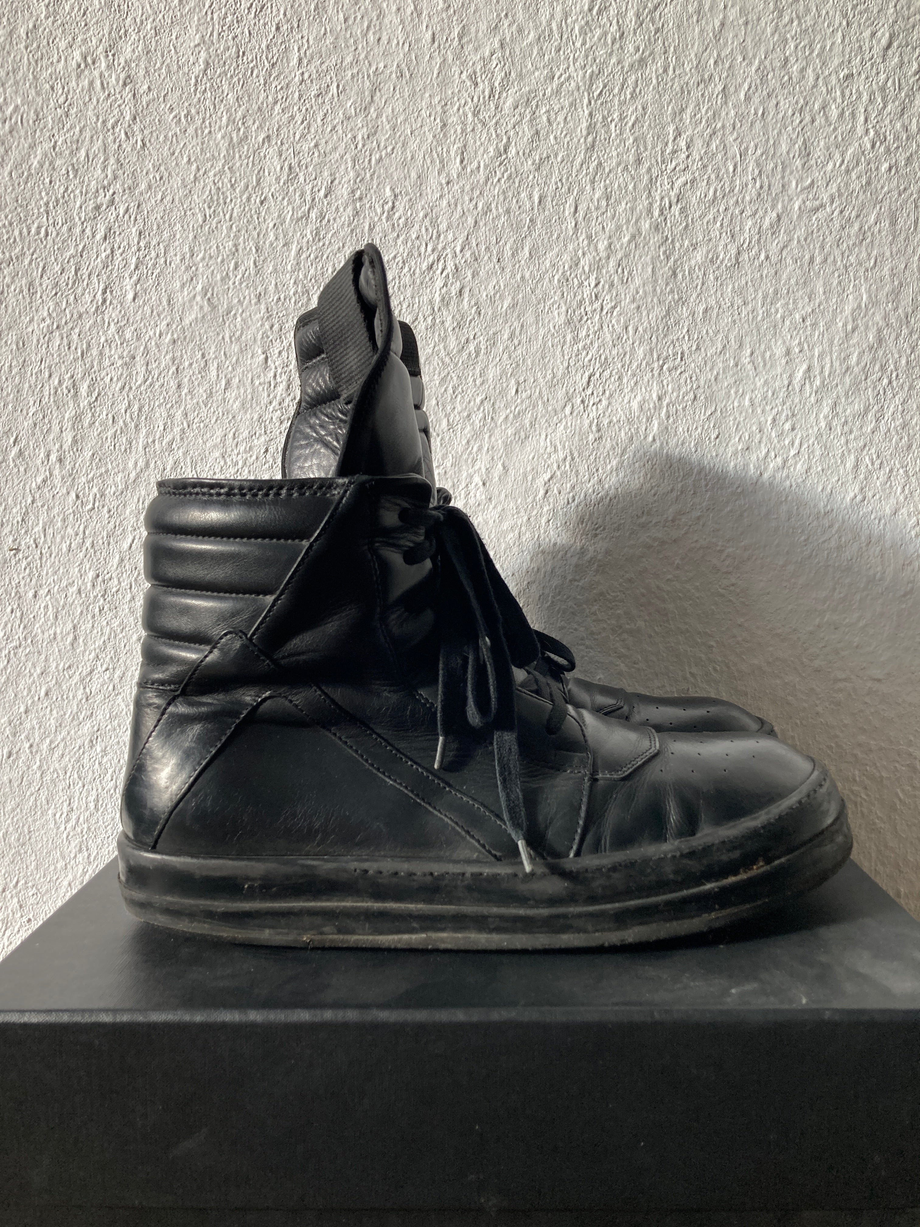 F/W 16 "MASTODON" Triple Black Geobaskets IT45/US12