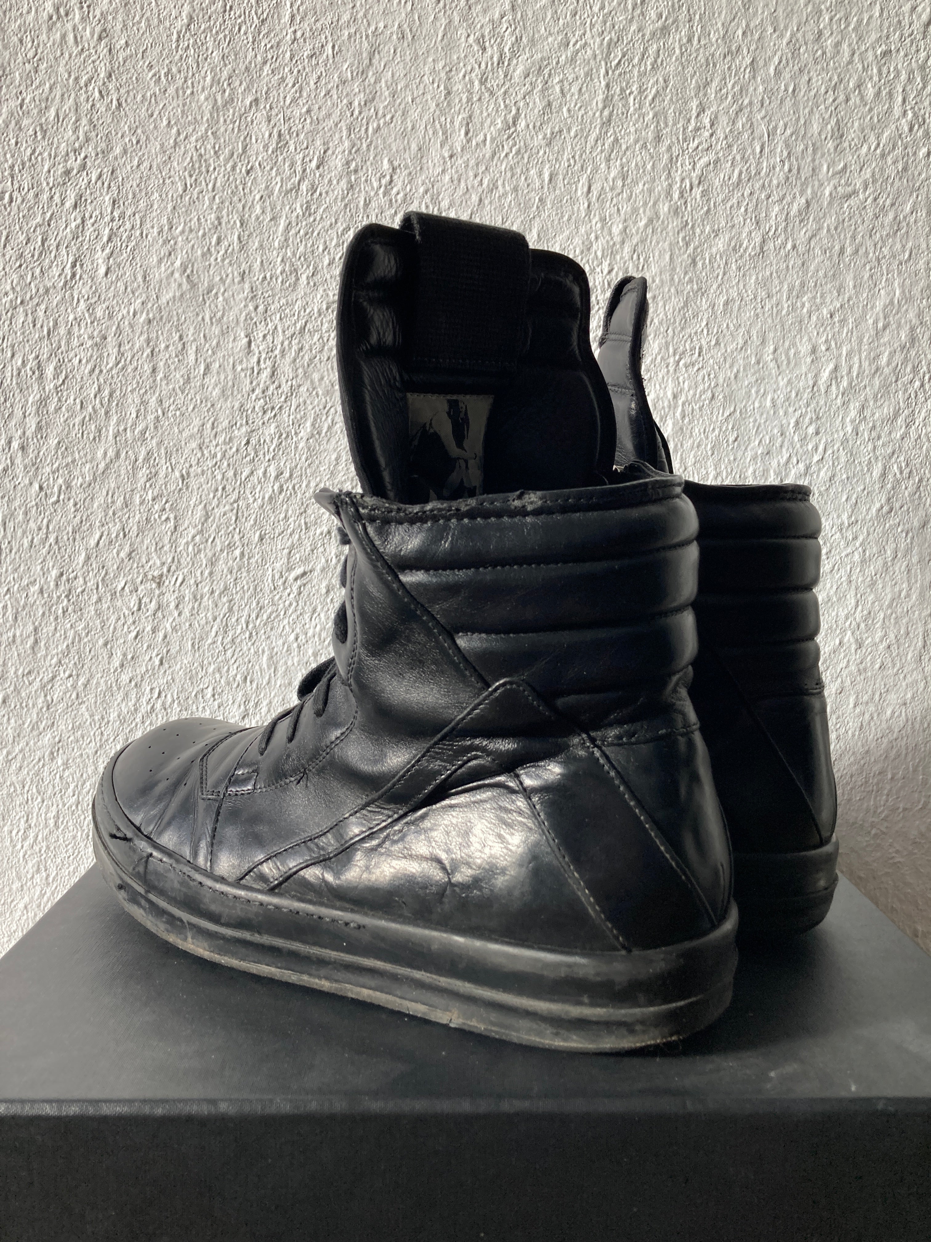 F/W 16 "MASTODON" Triple Black Geobaskets IT45/US12