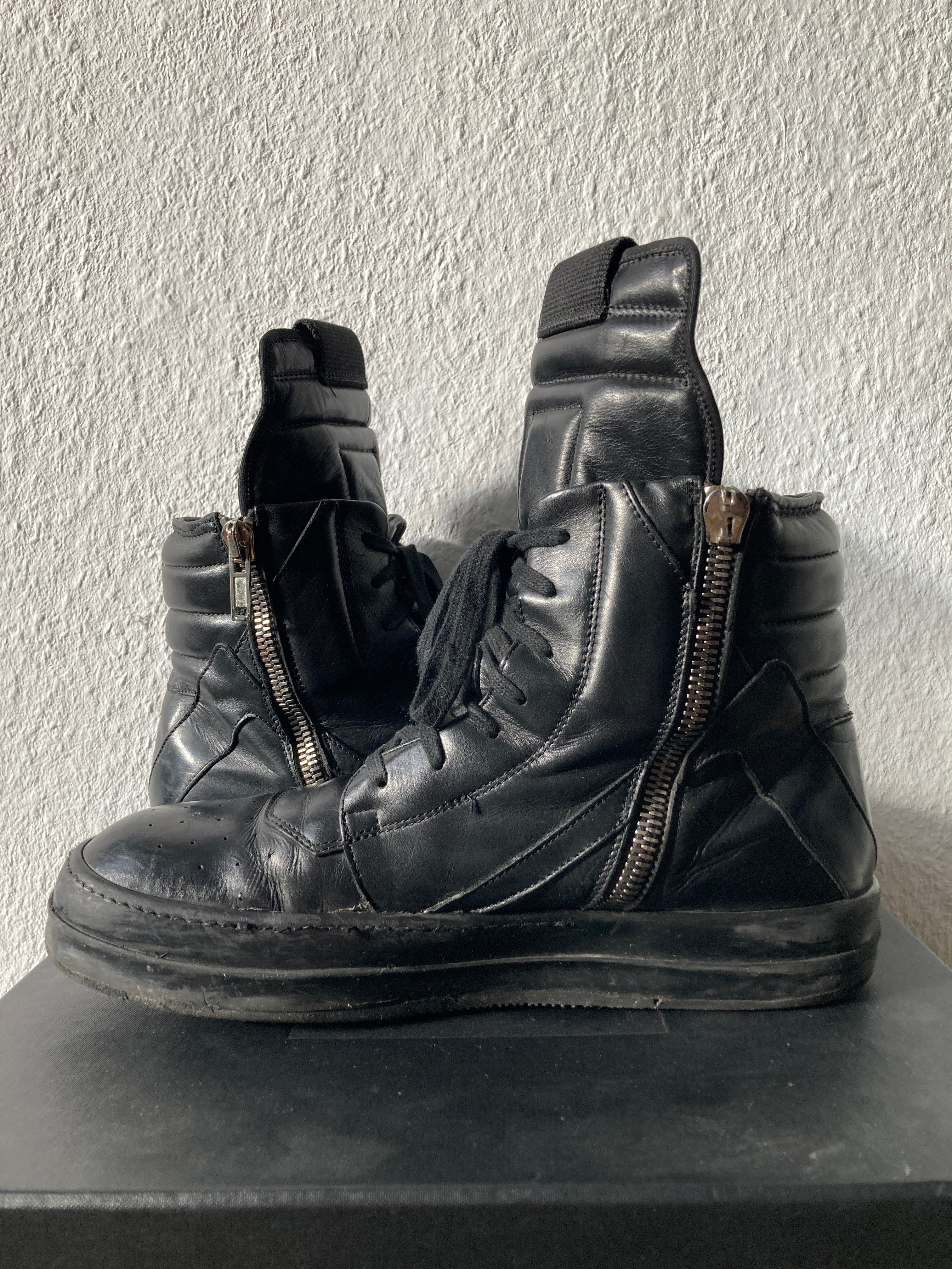 F/W 16 "MASTODON" Triple Black Geobaskets IT45/US12