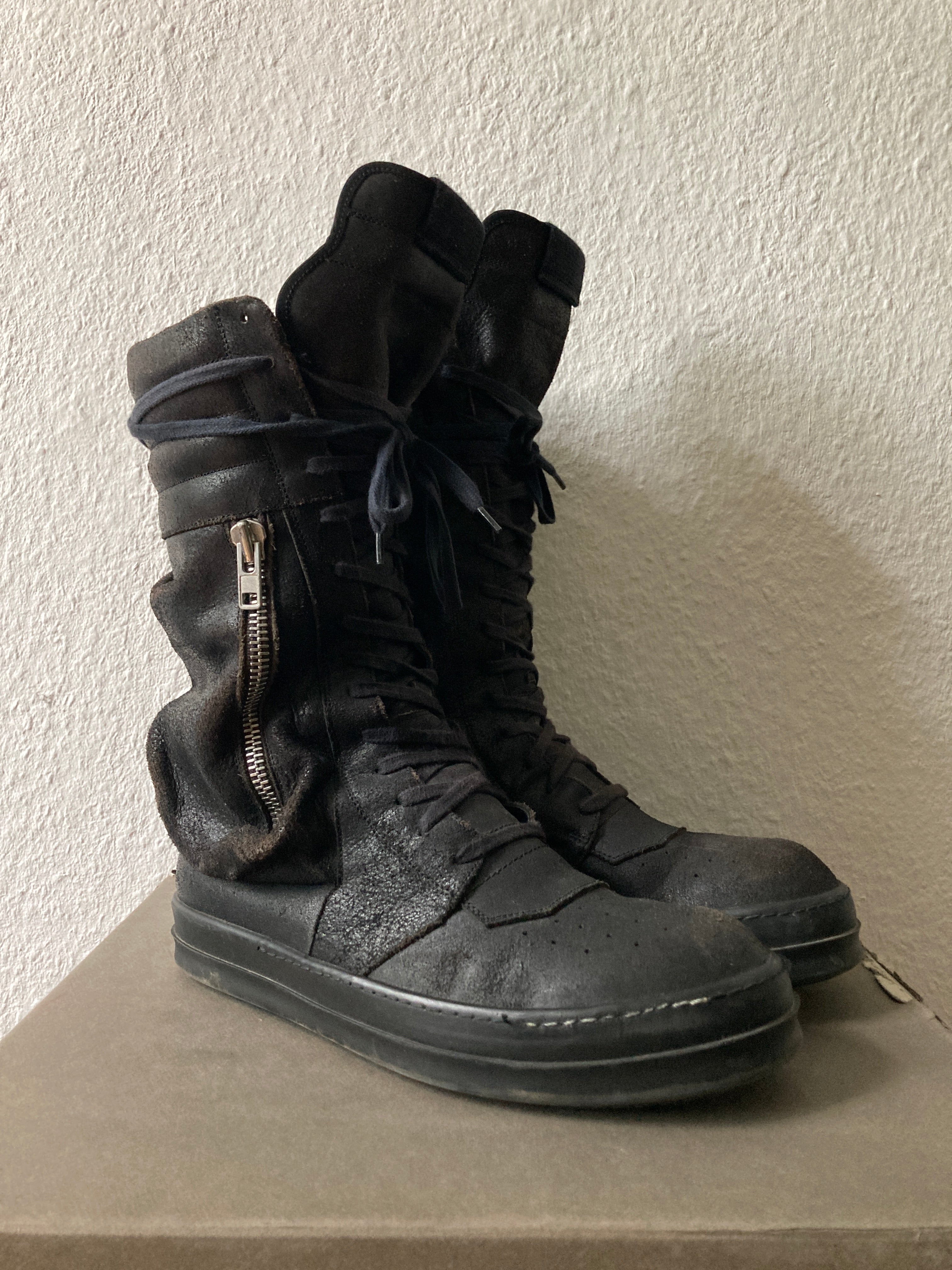 S/S 15 “FAUN” Reverse Leather Triple Black Cargobaskets IT42/US9