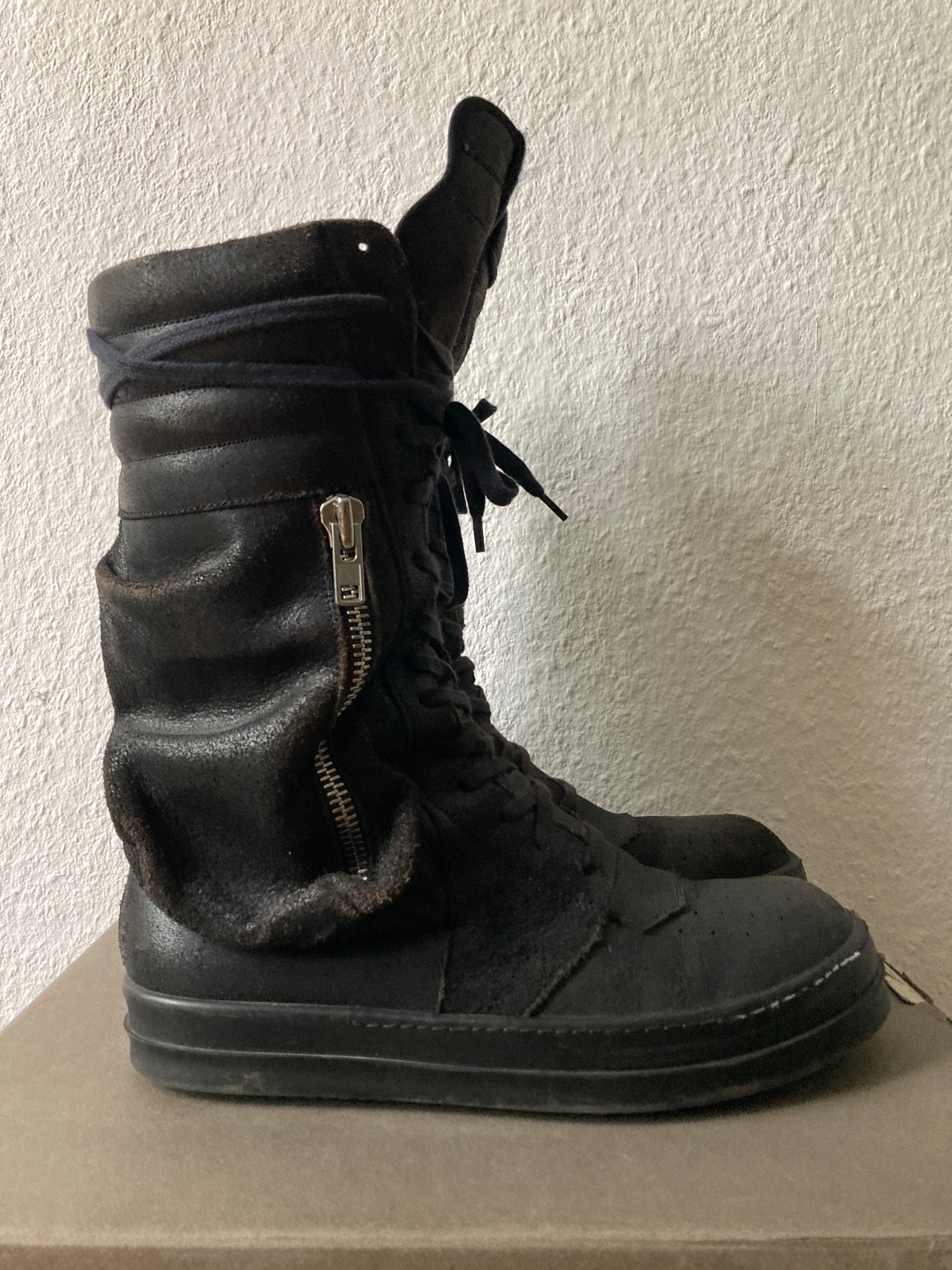 S/S 15 “FAUN” Reverse Leather Triple Black Cargobaskets IT42/US9