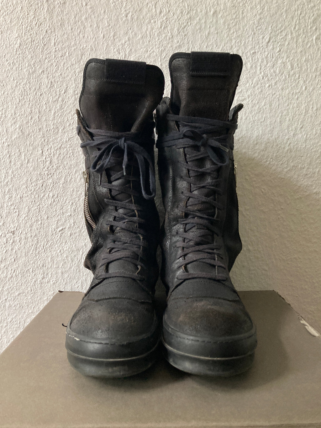 S/S 15 “FAUN” Reverse Leather Triple Black Cargobaskets IT42/US9