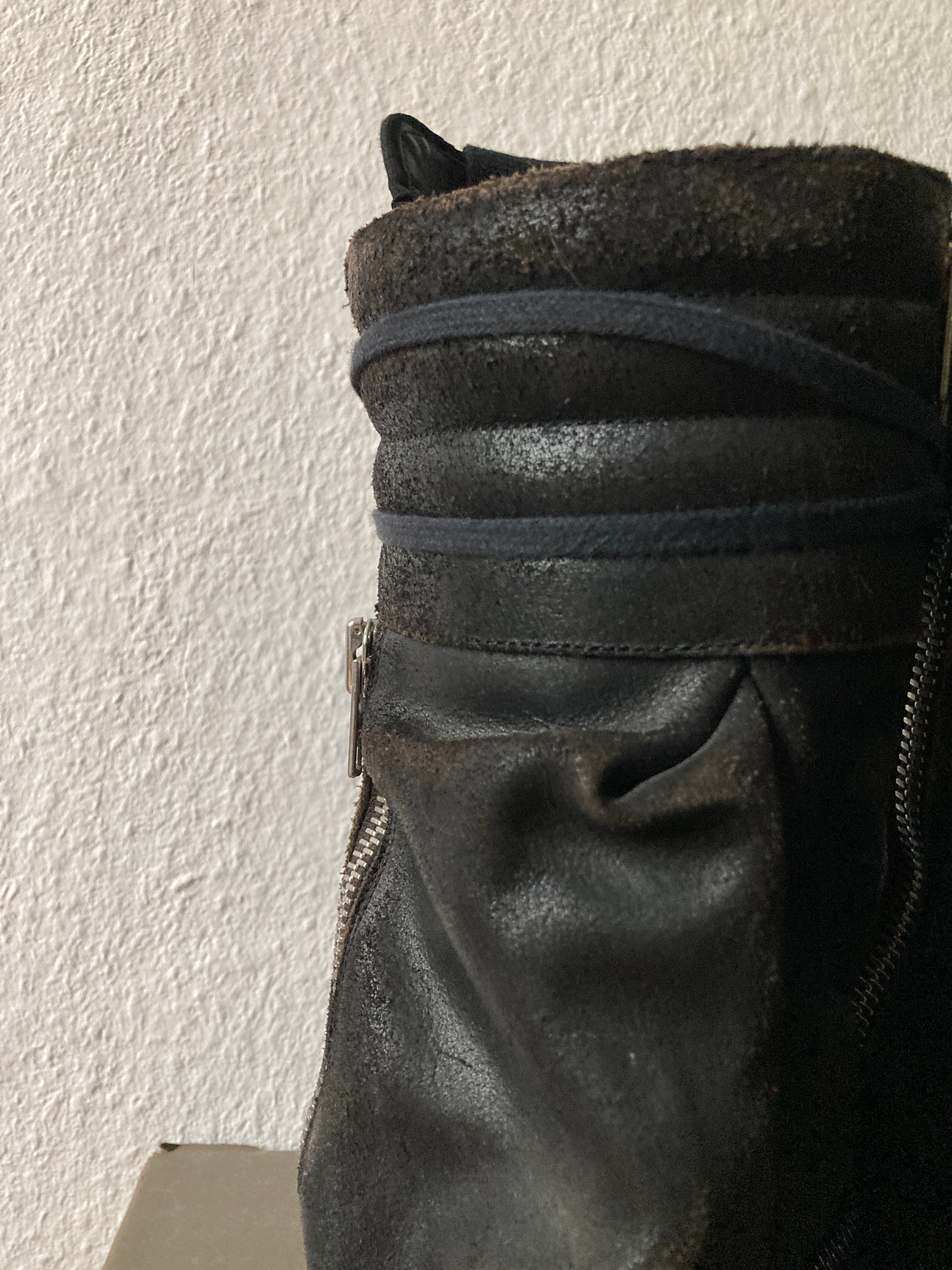 S/S 15 “FAUN” Reverse Leather Triple Black Cargobaskets IT42/US9