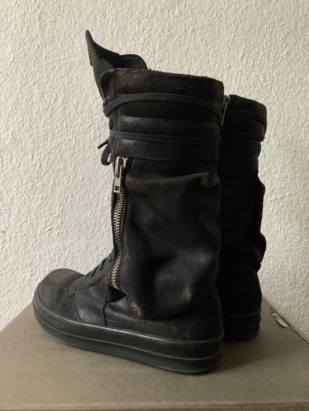 S/S 15 “FAUN” Reverse Leather Triple Black Cargobaskets IT42/US9