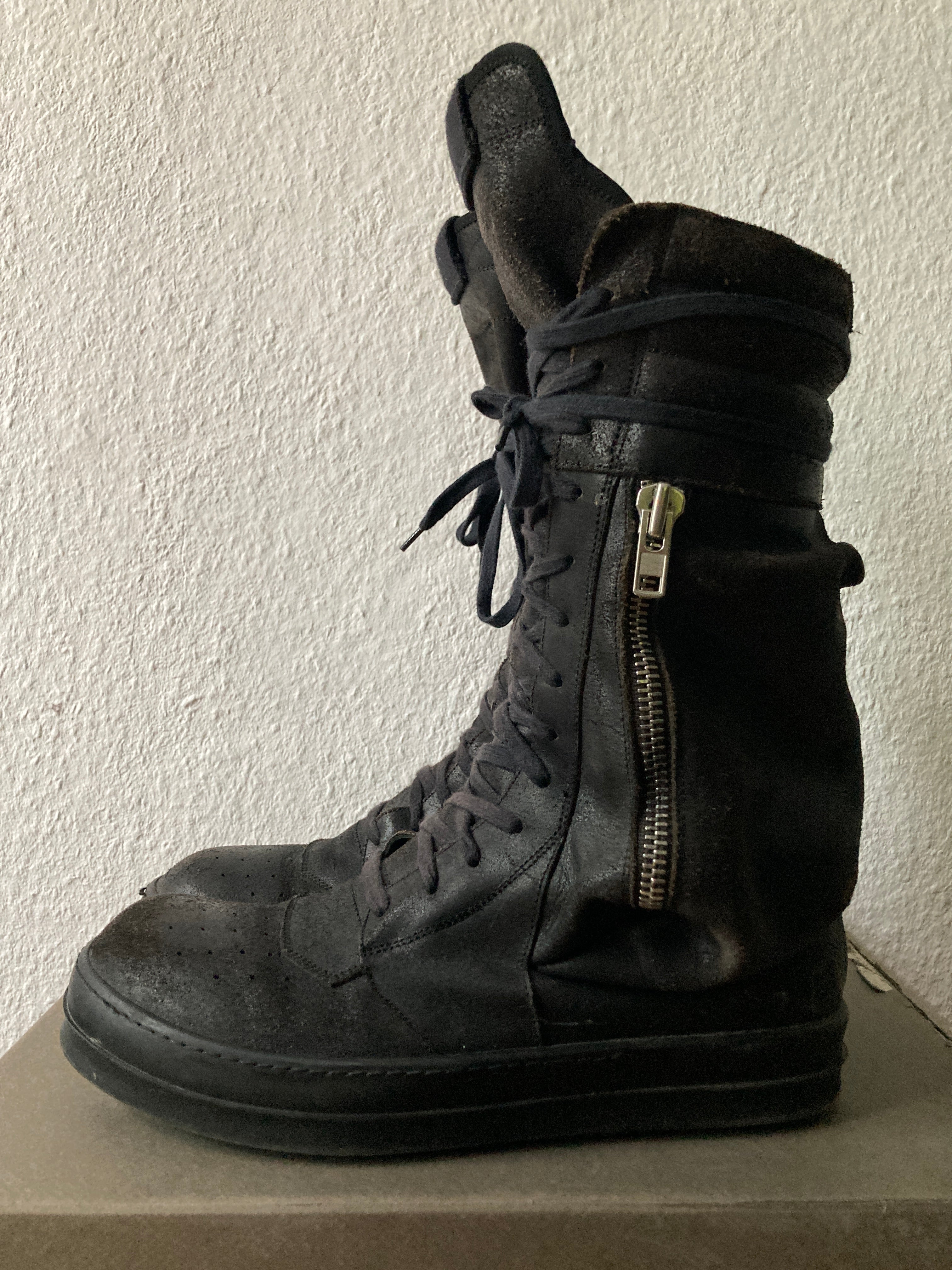S/S 15 “FAUN” Reverse Leather Triple Black Cargobaskets IT42/US9
