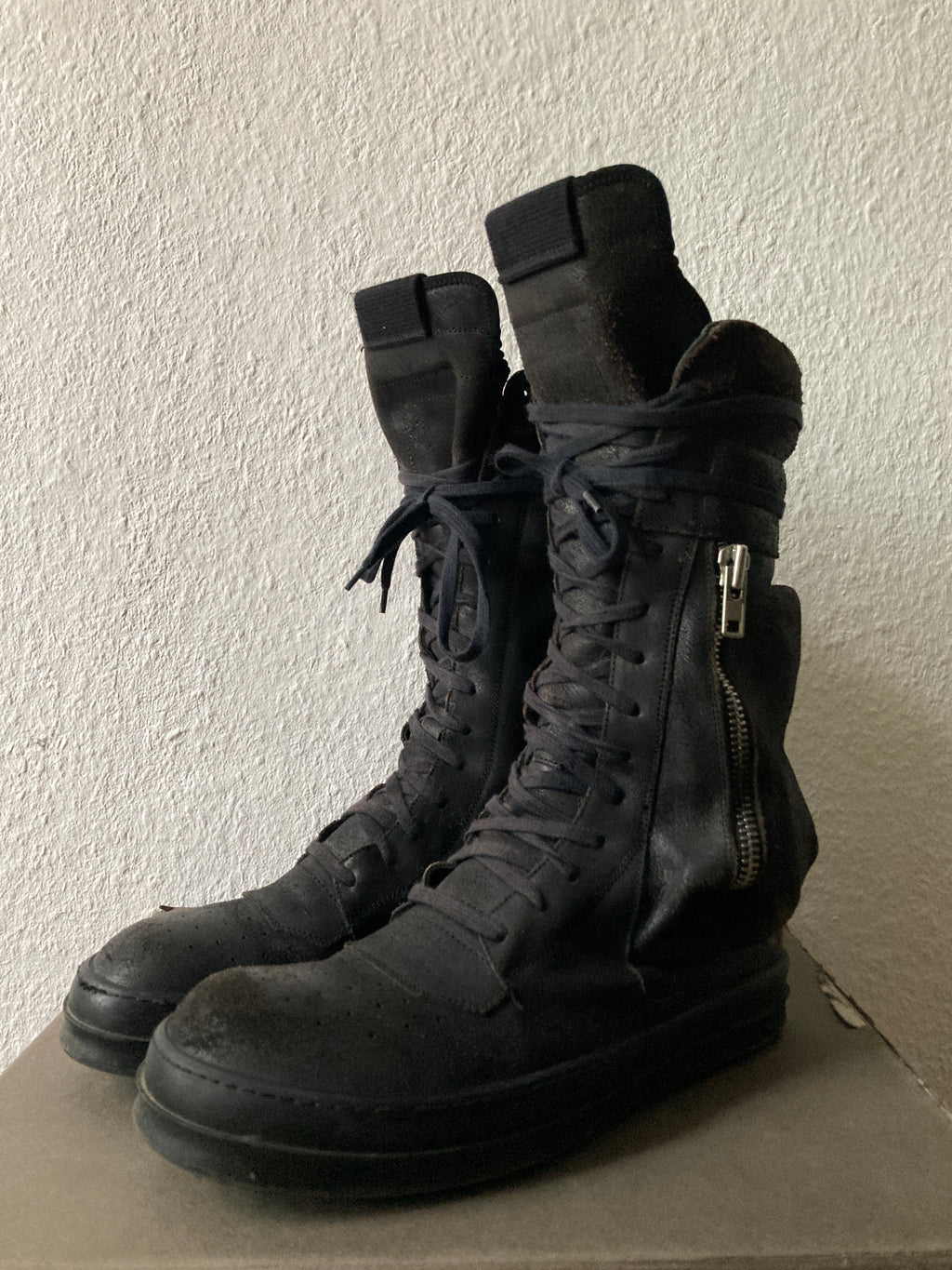 S/S 15 “FAUN” Reverse Leather Triple Black Cargobaskets IT42/US9