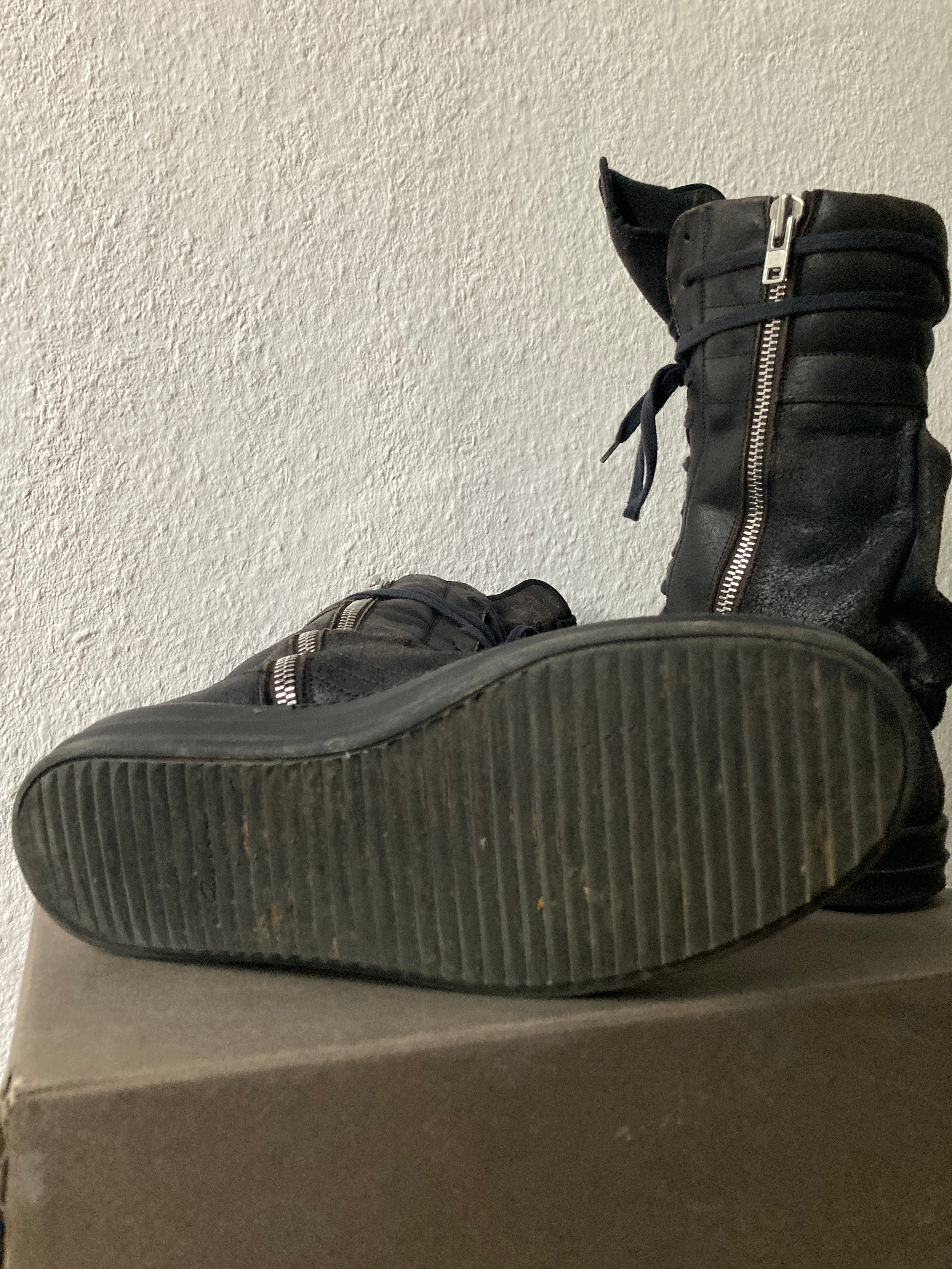 S/S 15 “FAUN” Reverse Leather Triple Black Cargobaskets IT42/US9