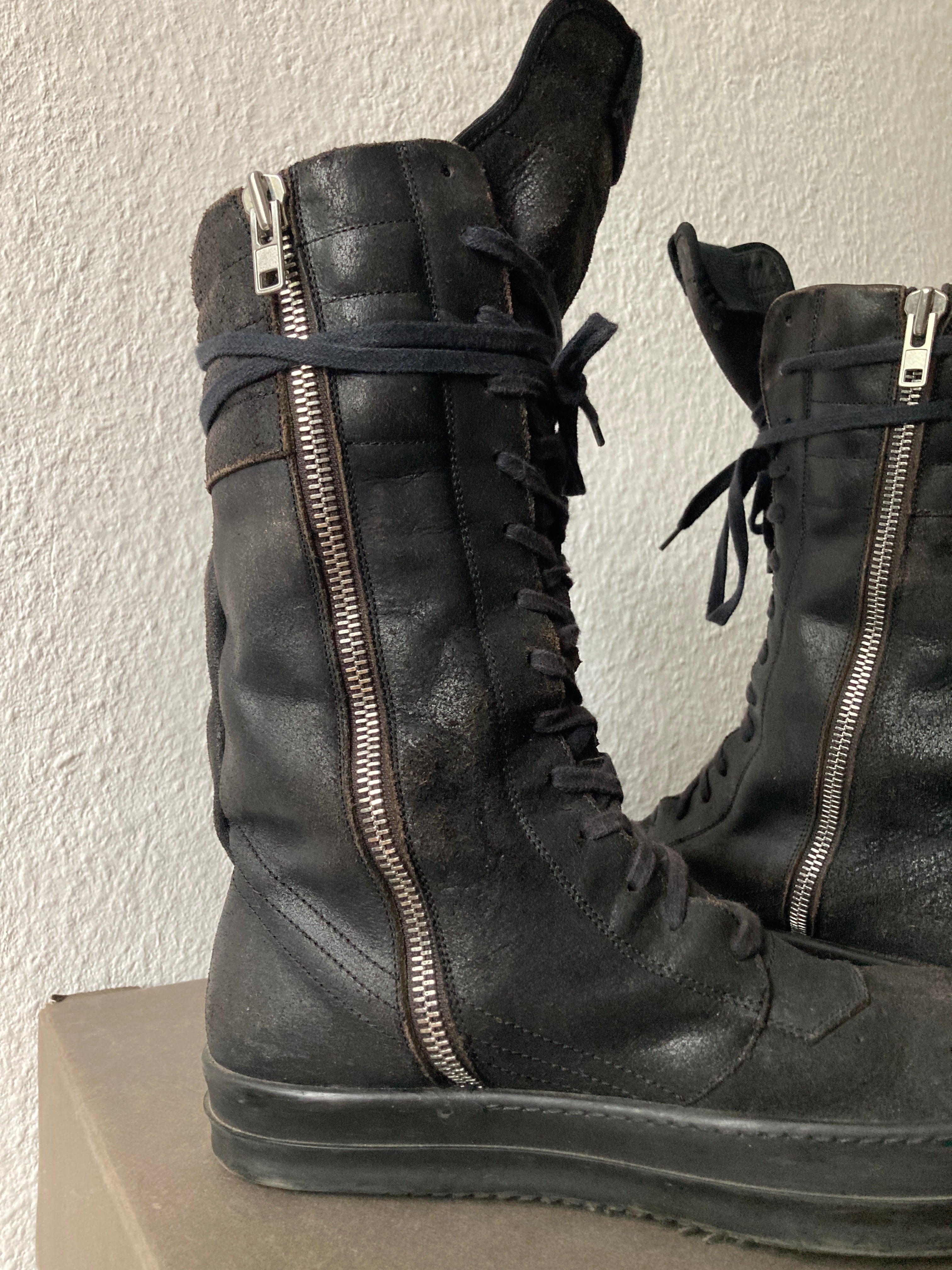 S/S 15 “FAUN” Reverse Leather Triple Black Cargobaskets IT42/US9