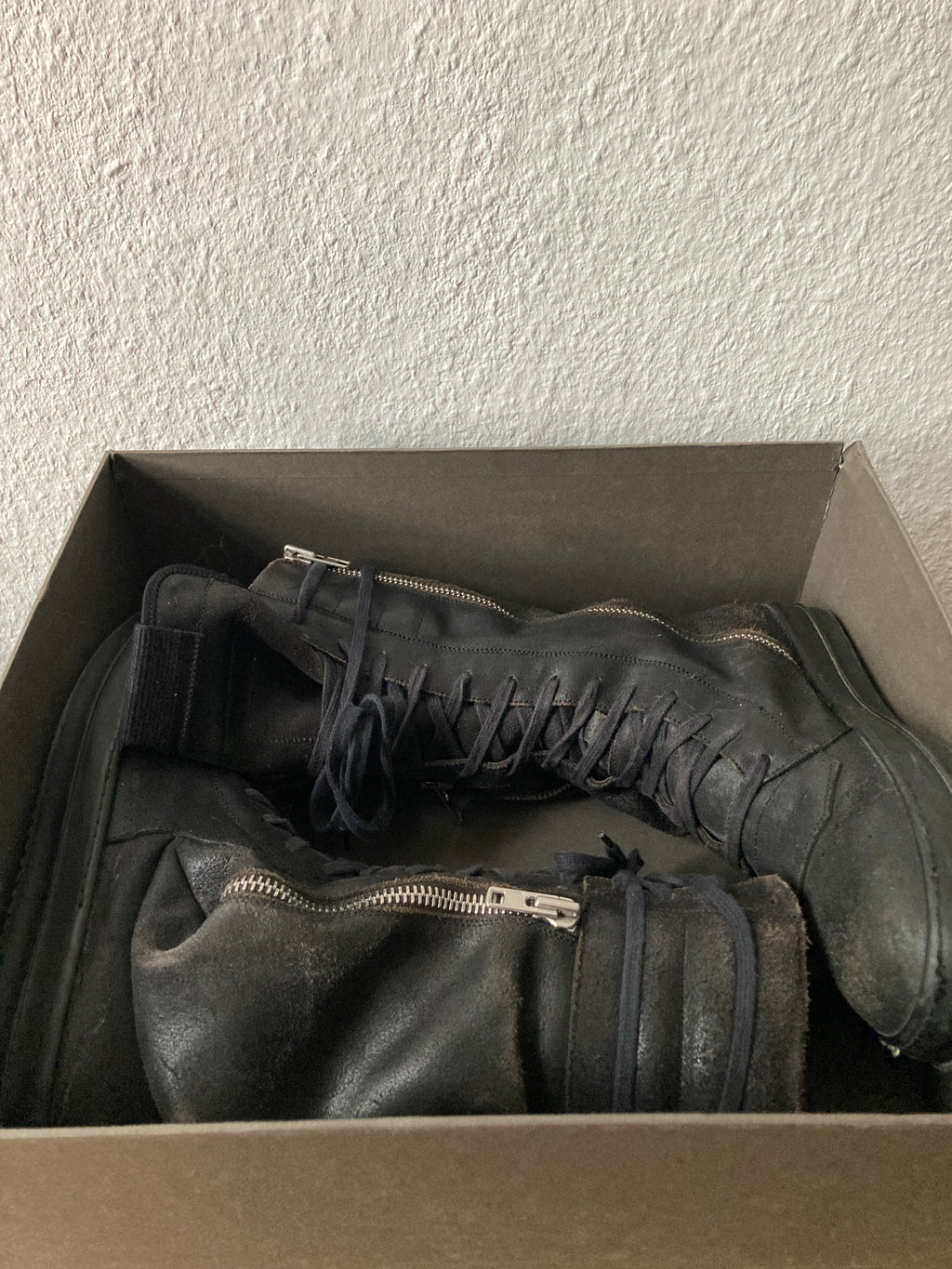 S/S 15 “FAUN” Reverse Leather Triple Black Cargobaskets IT42/US9
